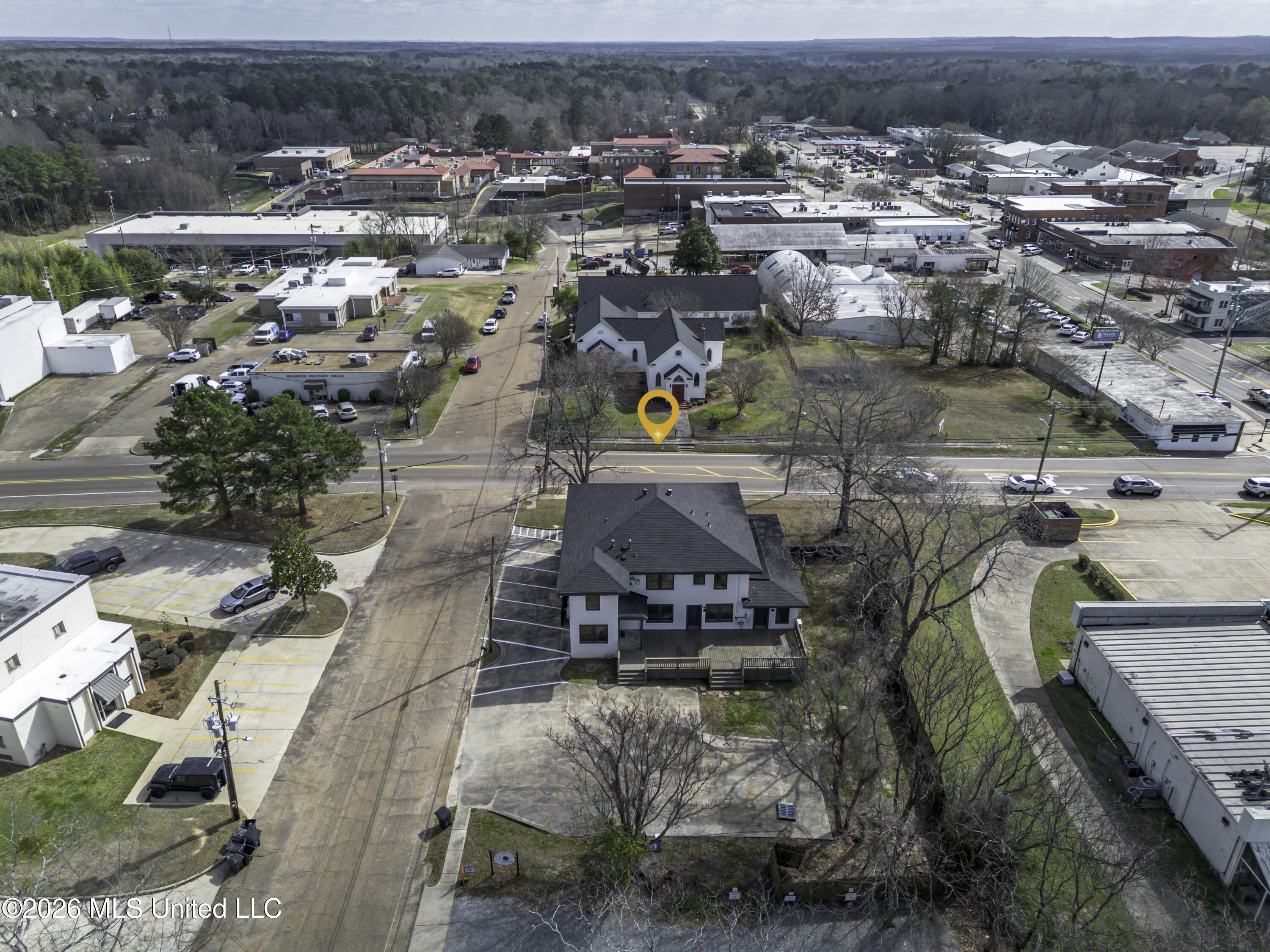 105 N College Street Property Photo 4
