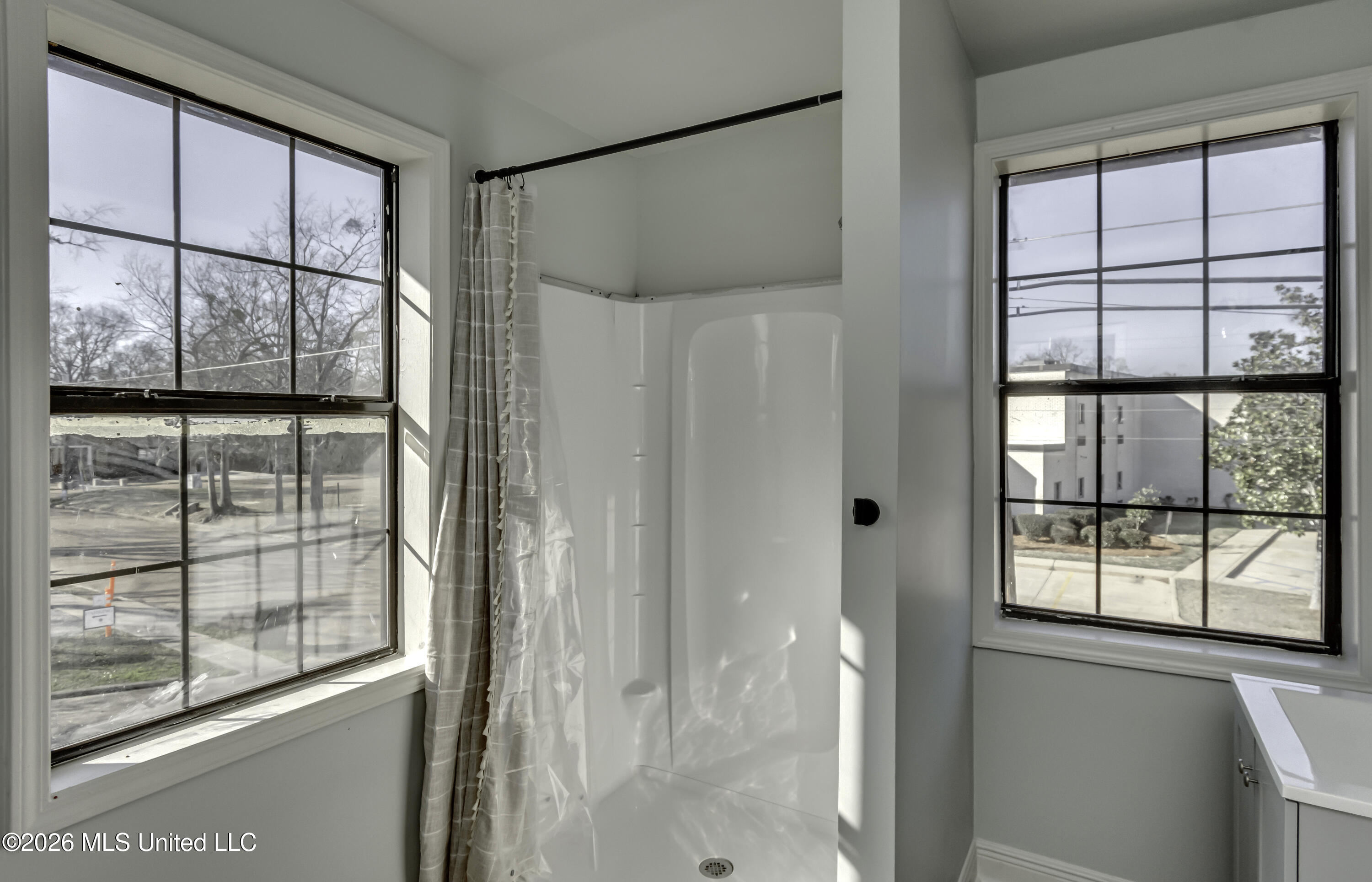 105 N College Street Property Photo 40