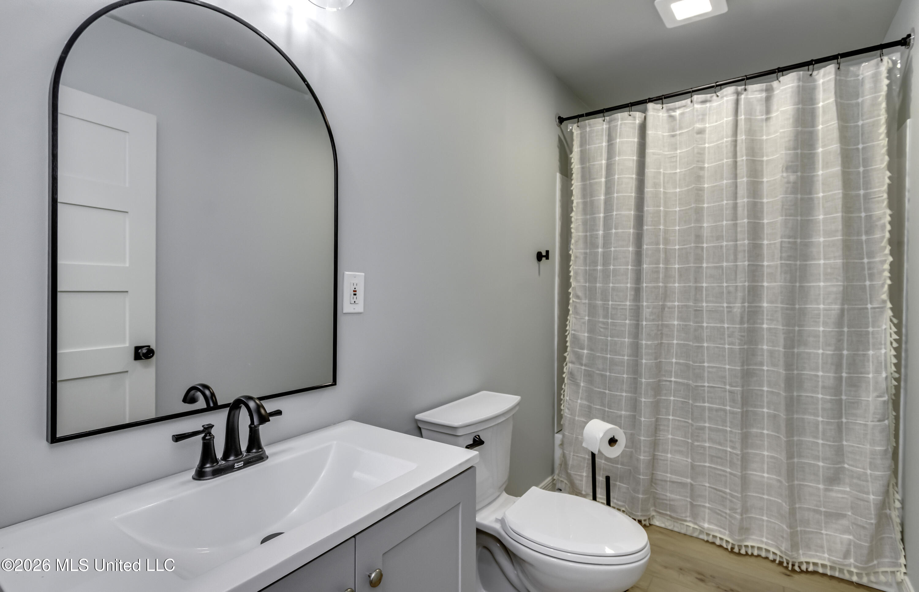 105 N College Street Property Photo 43