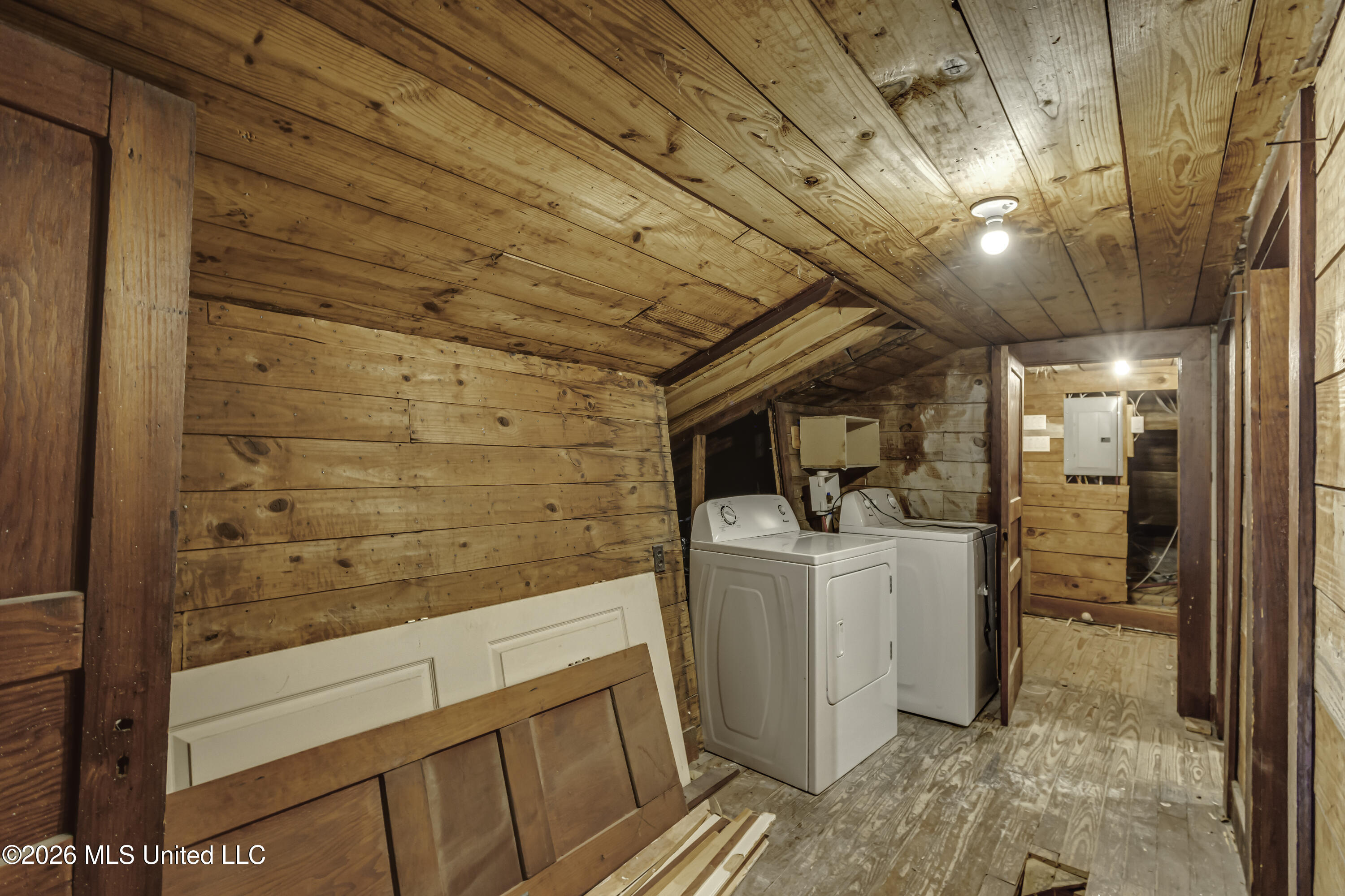 105 N College Street Property Photo 44