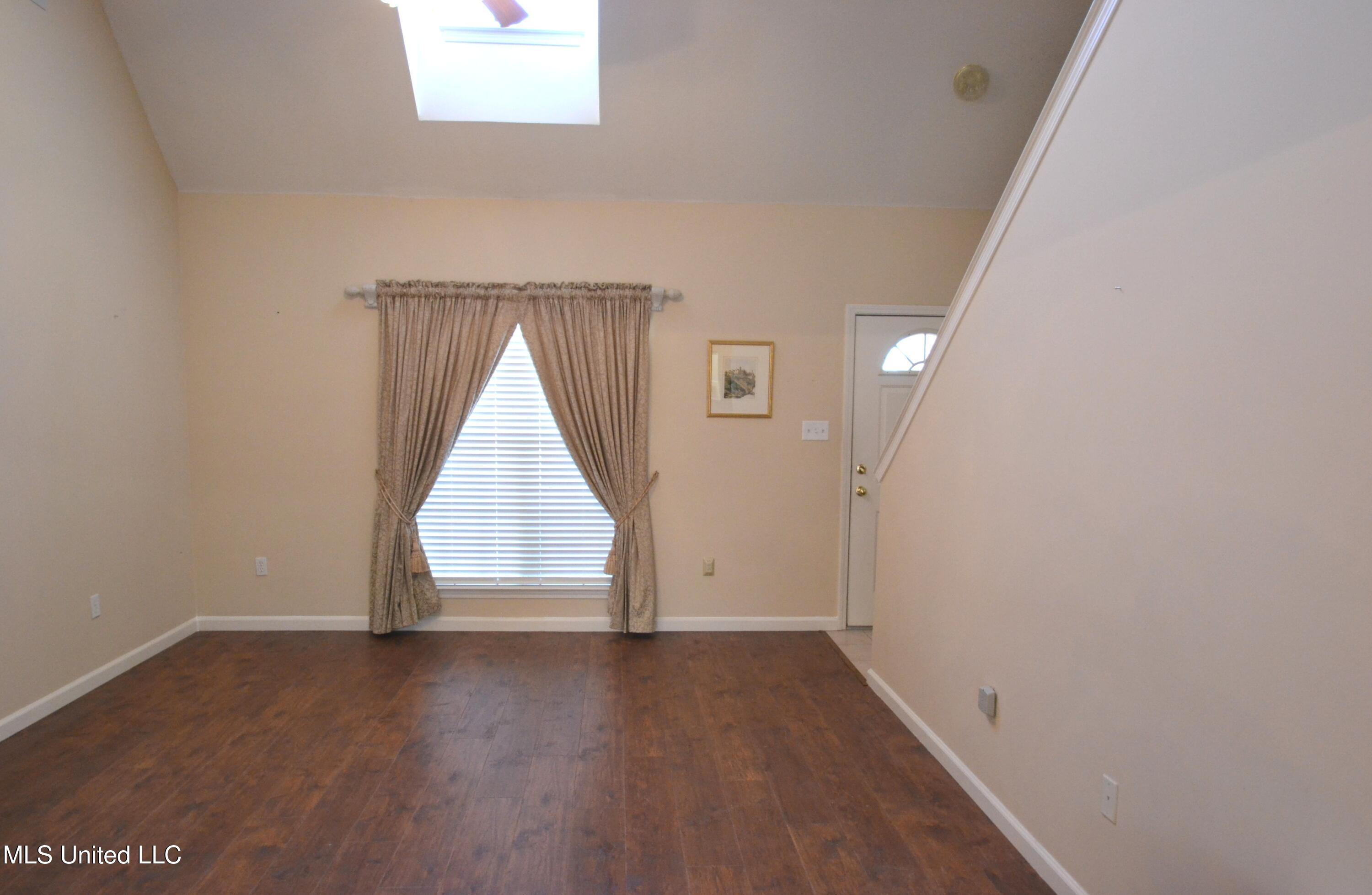 7423 Bridle Cove Property Photo 3
