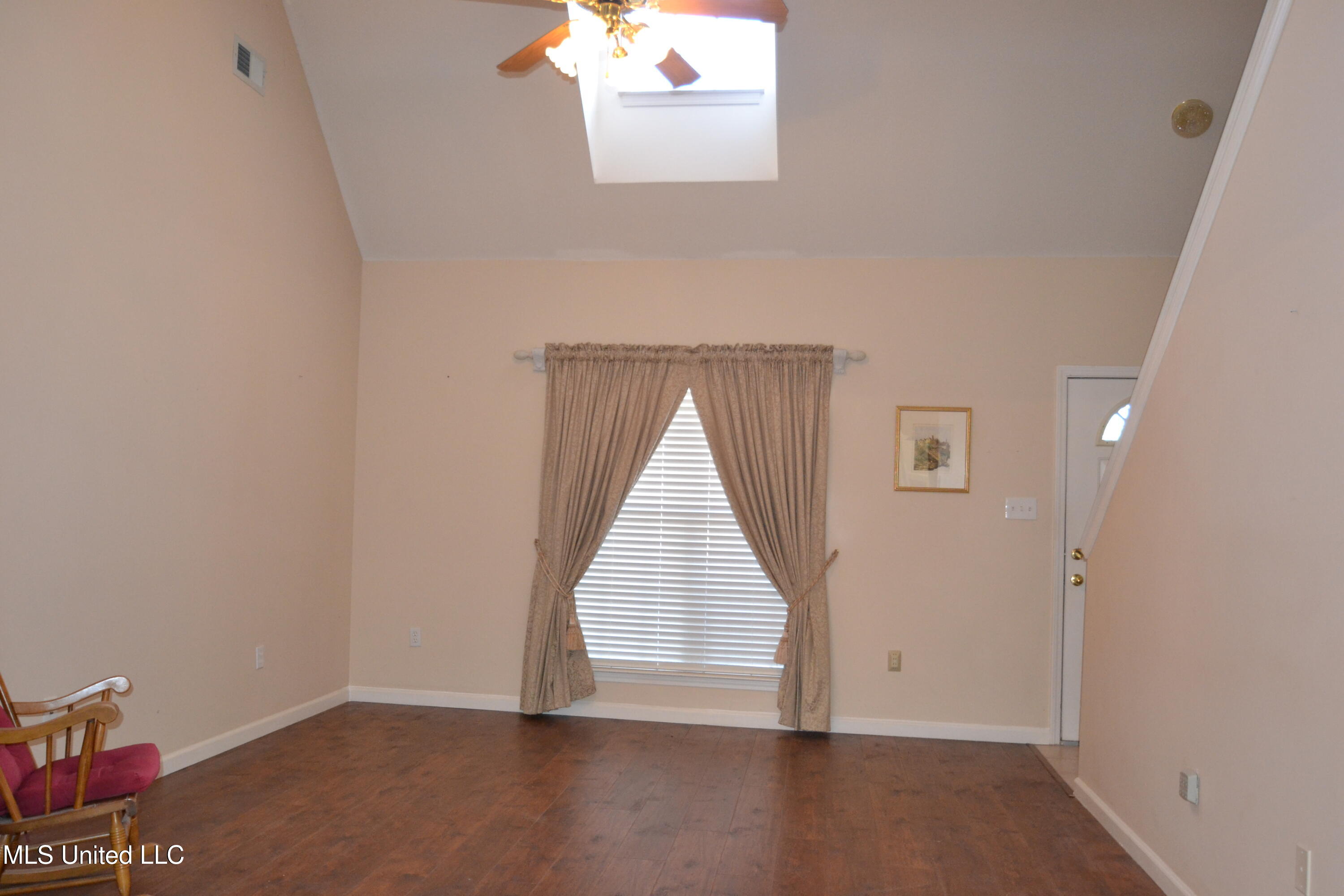 7423 Bridle Cove Property Photo 5