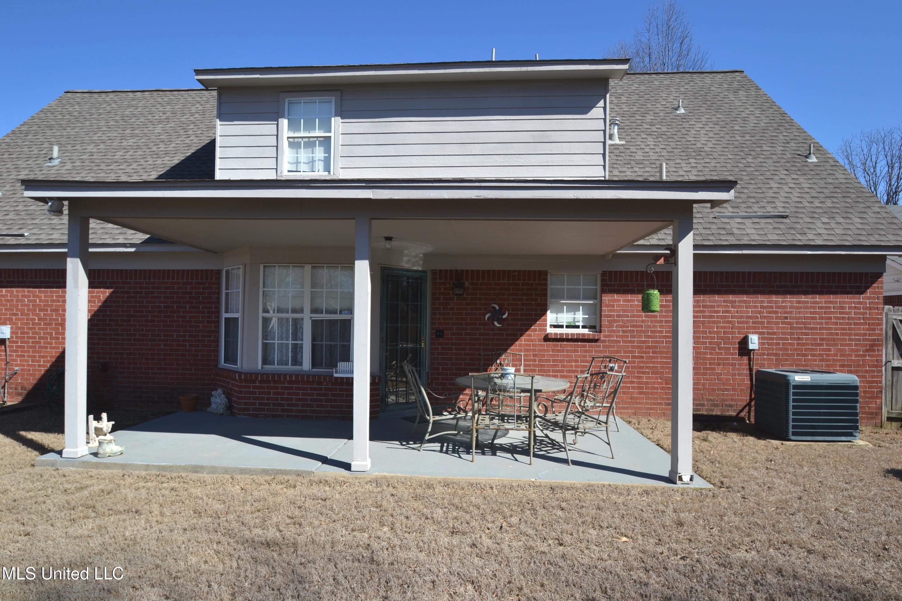7423 Bridle Cove Property Photo 25