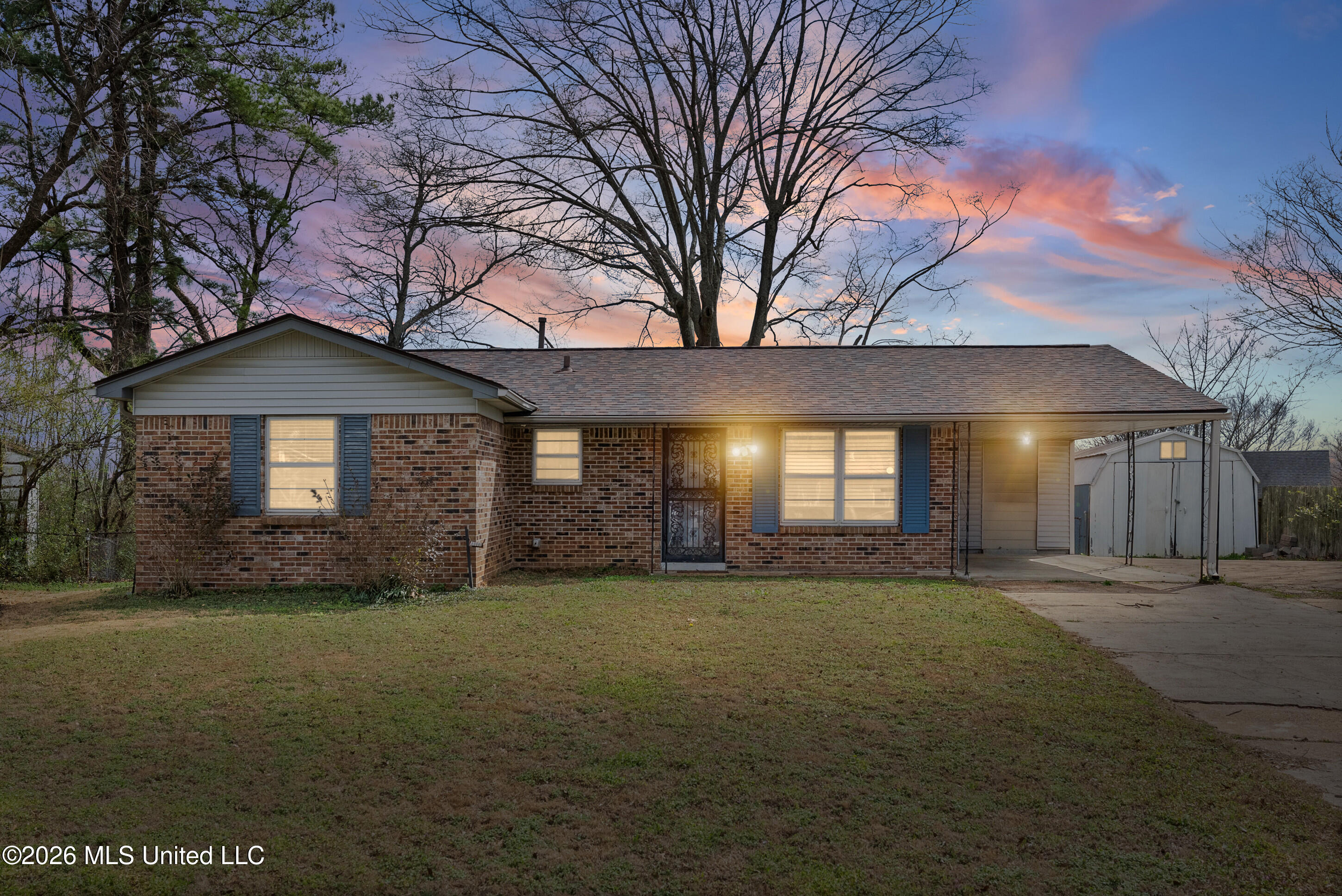 7764 Auburn Cove Property Photo 1