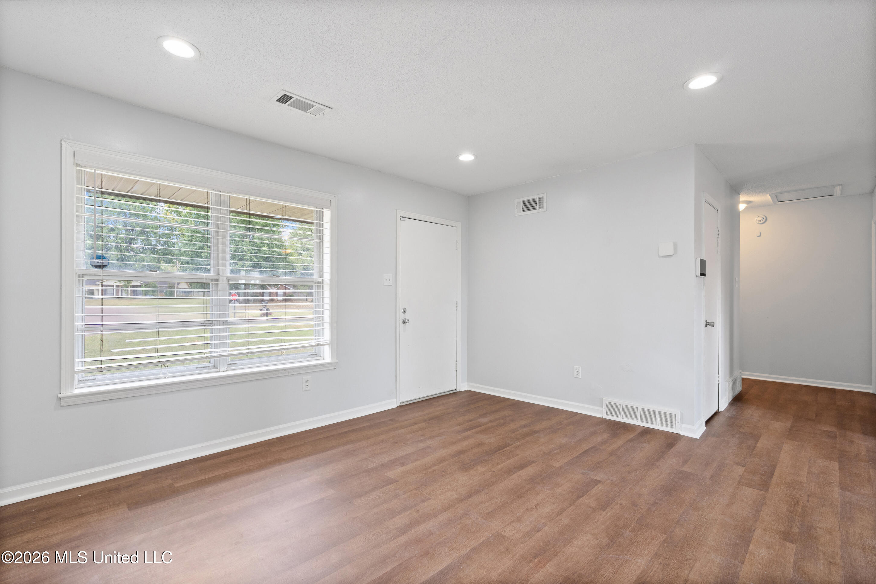 7764 Auburn Cove Property Photo 2