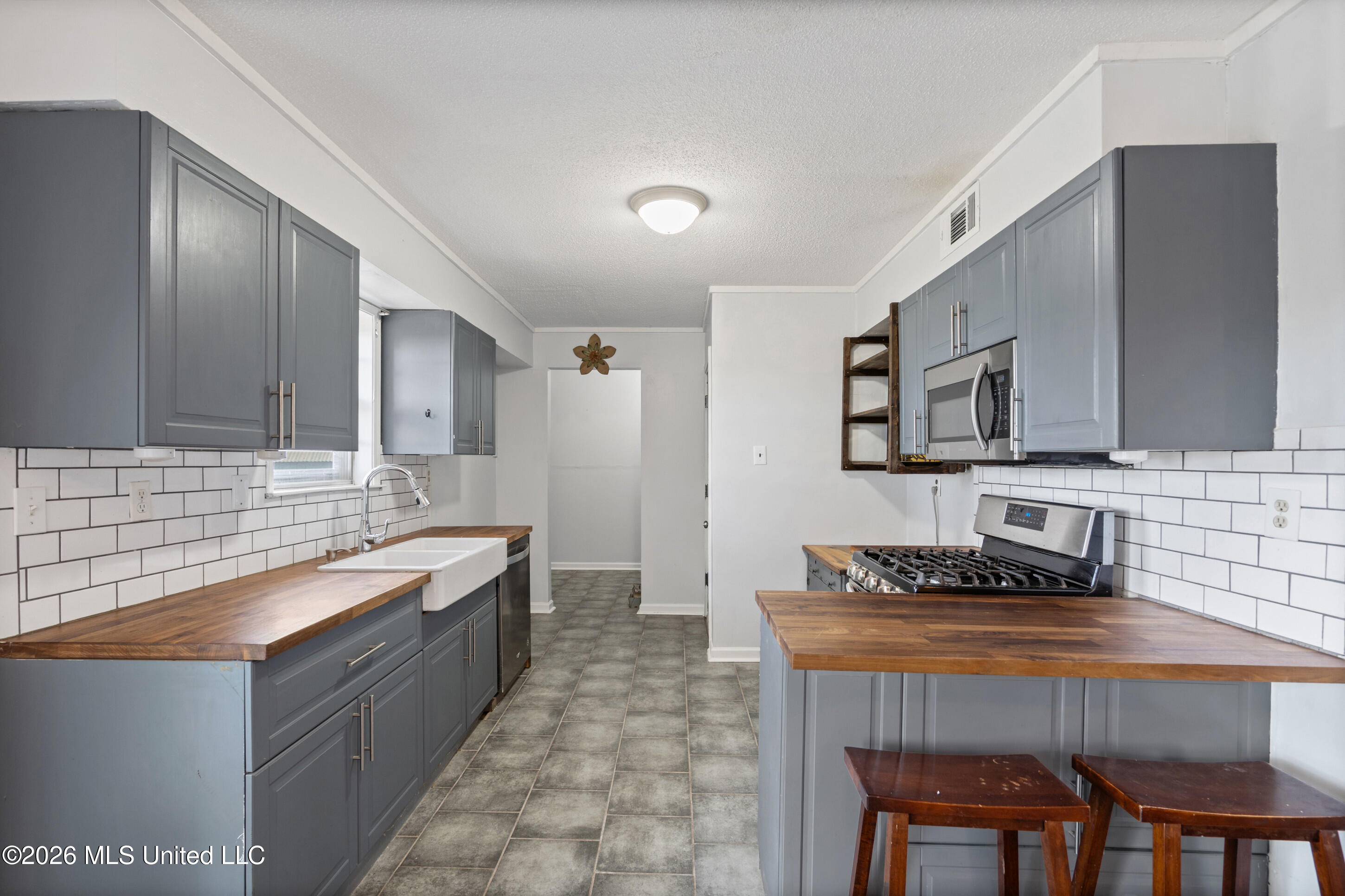 7764 Auburn Cove Property Photo 3