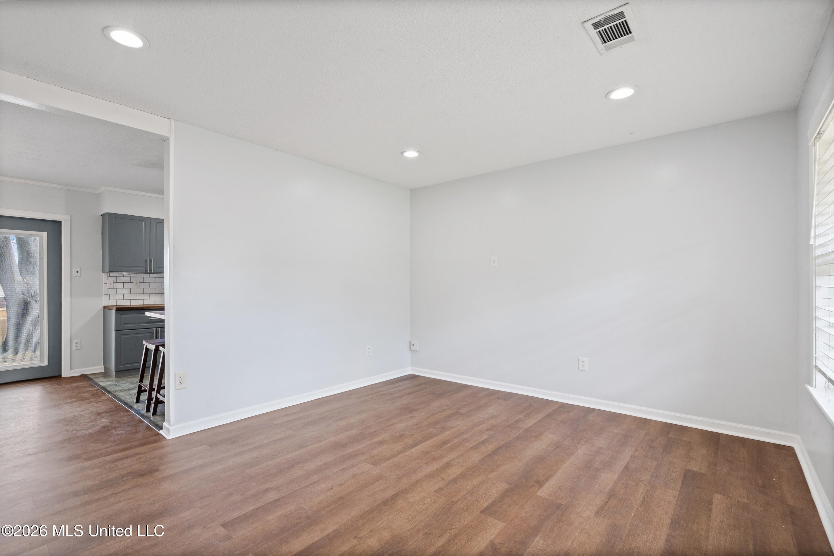 7764 Auburn Cove Property Photo 8