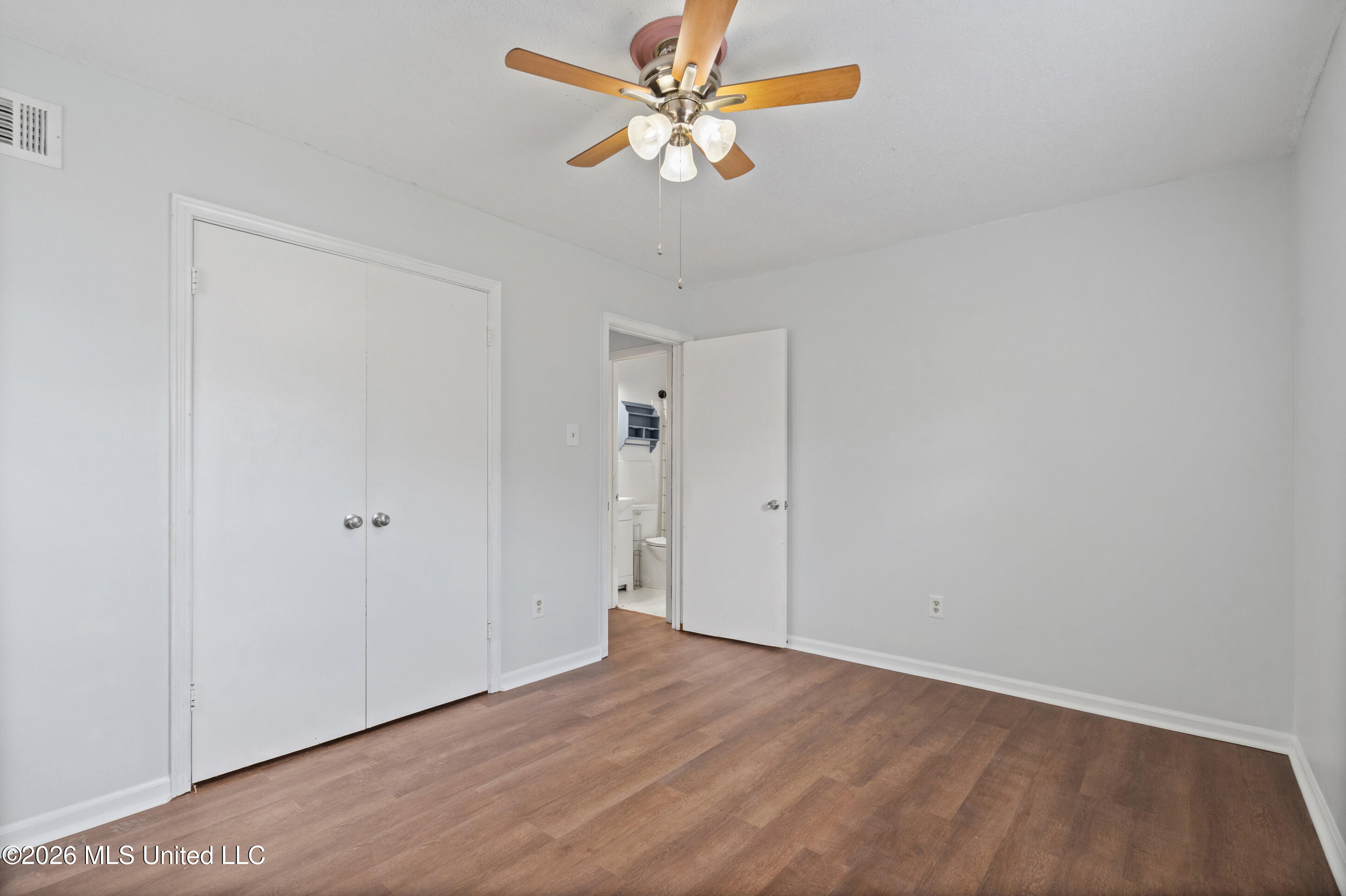 7764 Auburn Cove Property Photo 17