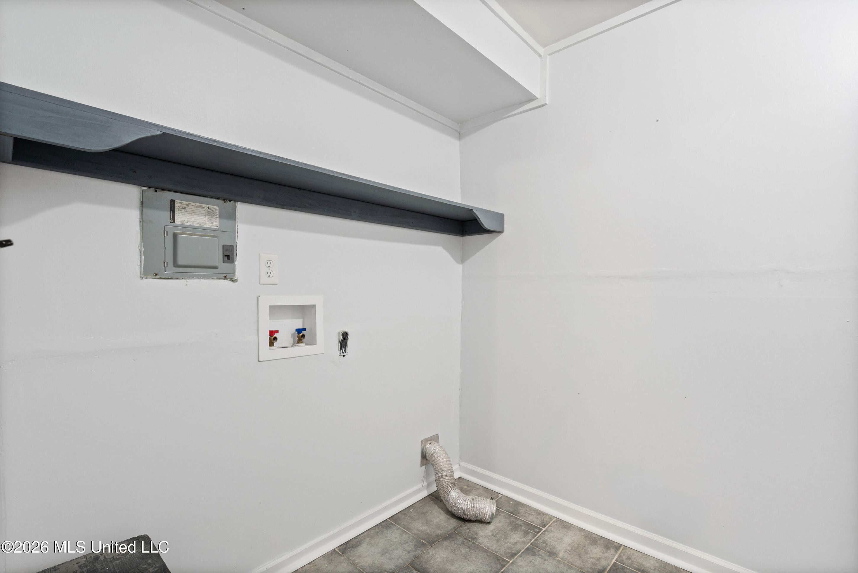 7764 Auburn Cove Property Photo 18
