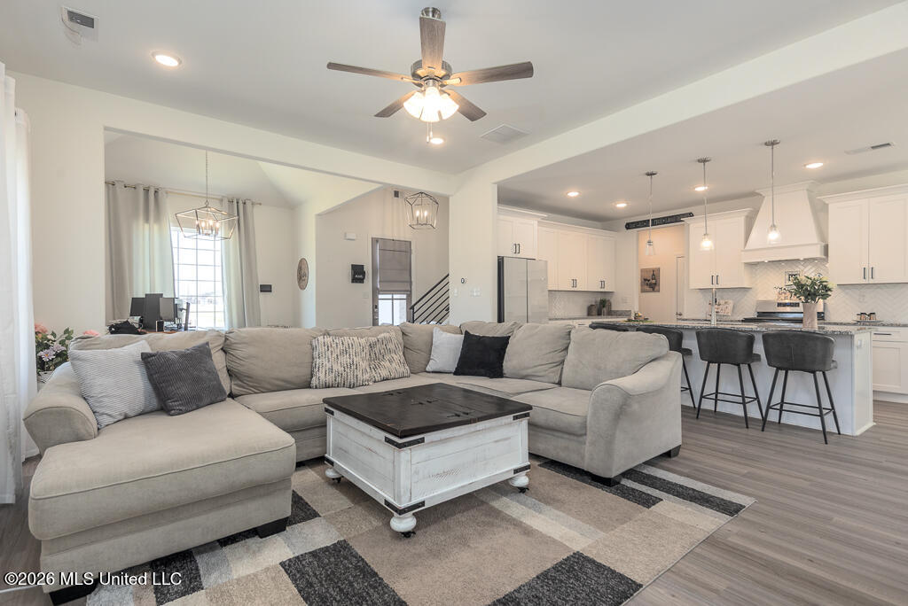 45 Centerline Roper Loop Property Photo 3