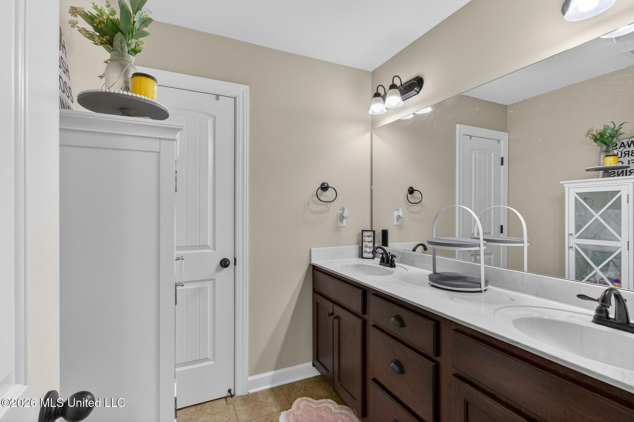 1052 N Aquila Circle Property Photo 32