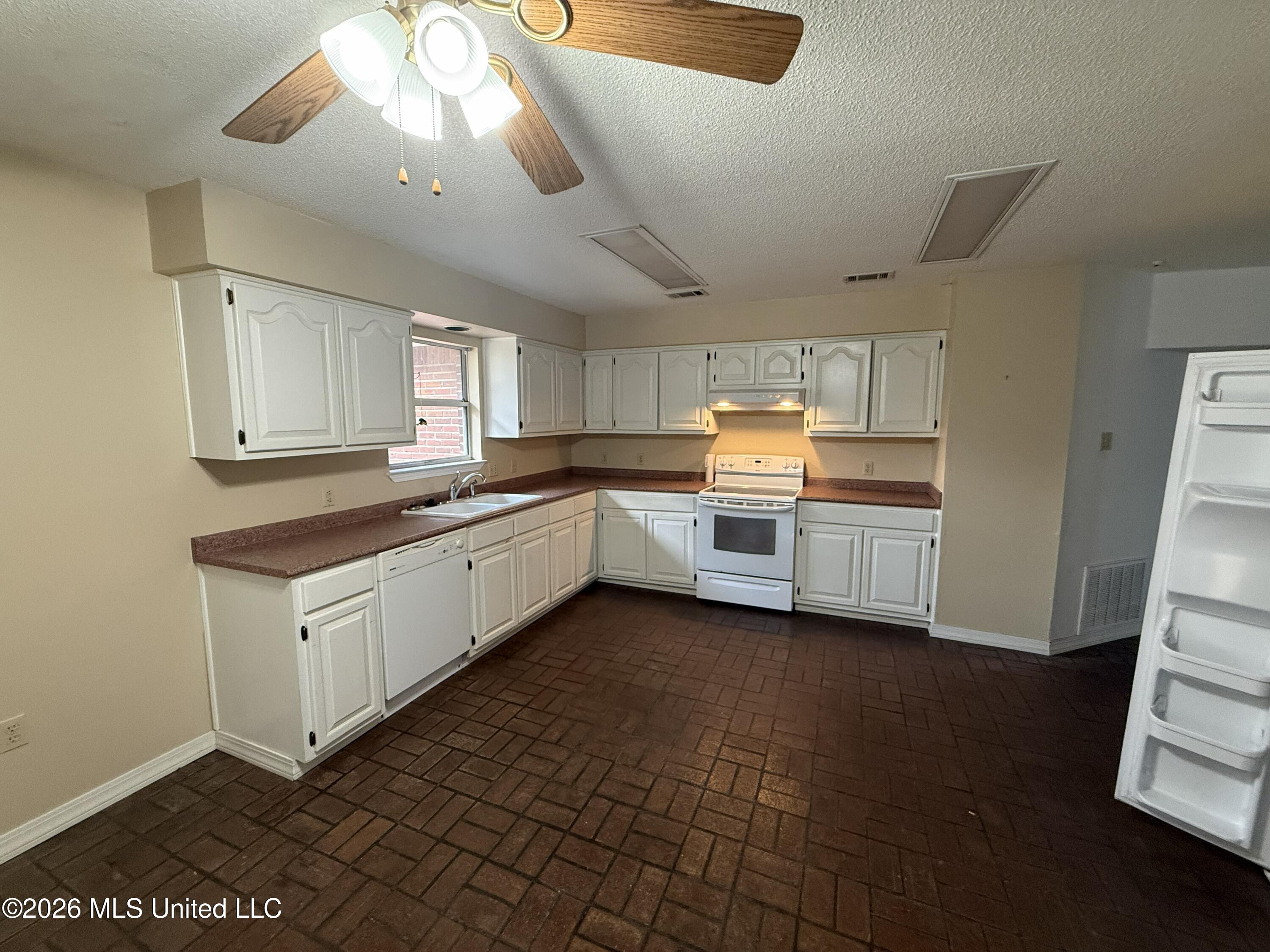 9213 Selena Drive Property Photo 21