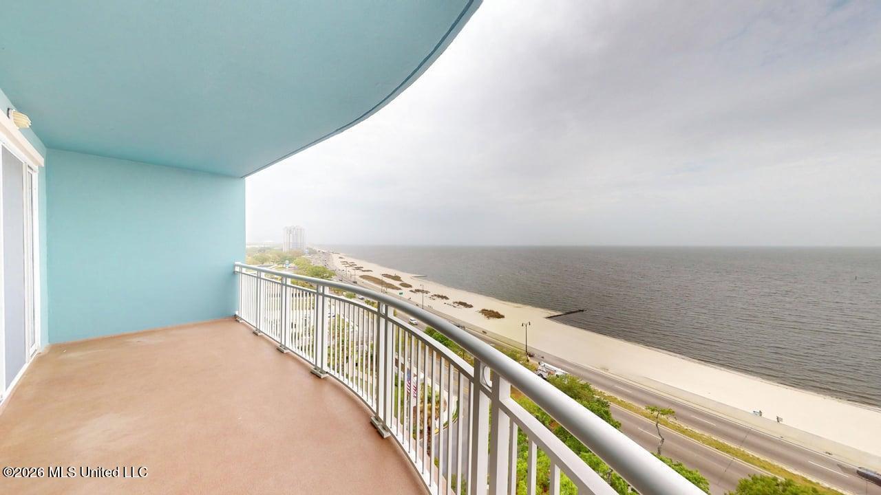 2228 Beach Drive Property Photo 2