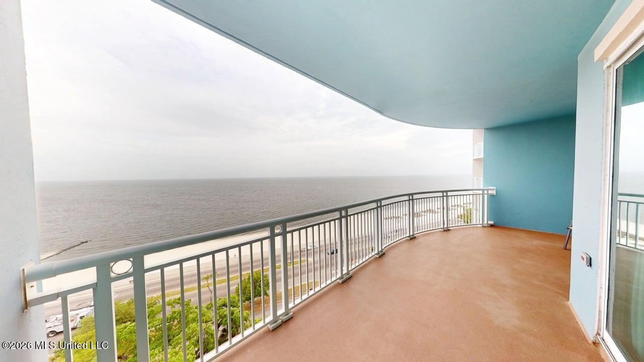 2228 Beach Drive Property Photo 11