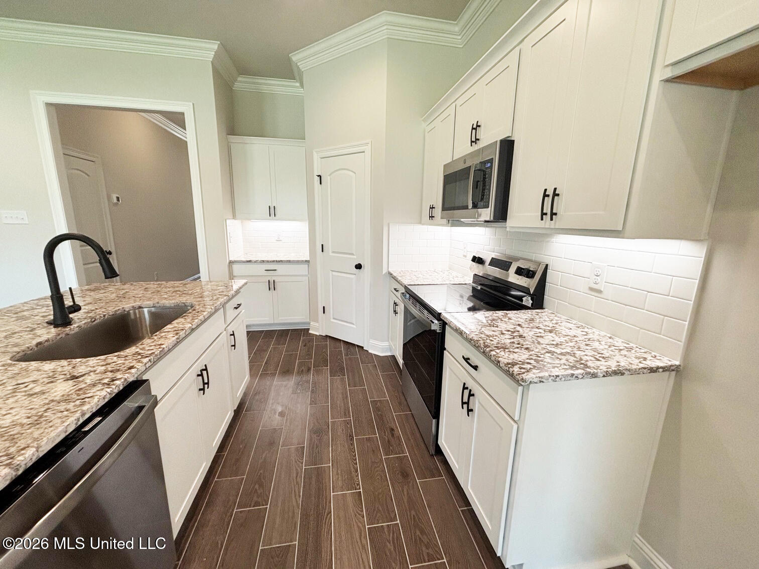 1121 Flounder Way Property Photo 3