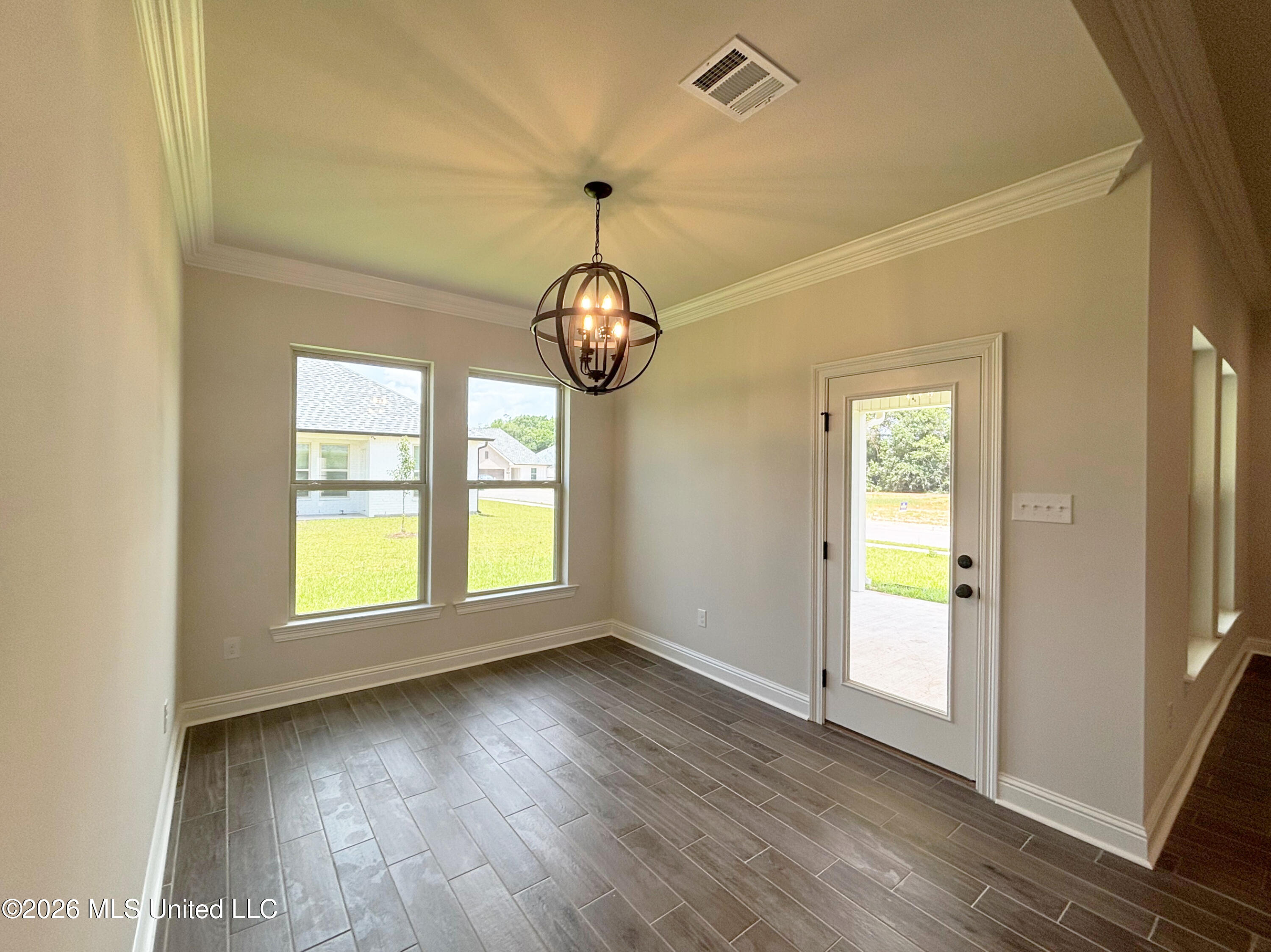 1121 Flounder Way Property Photo 5