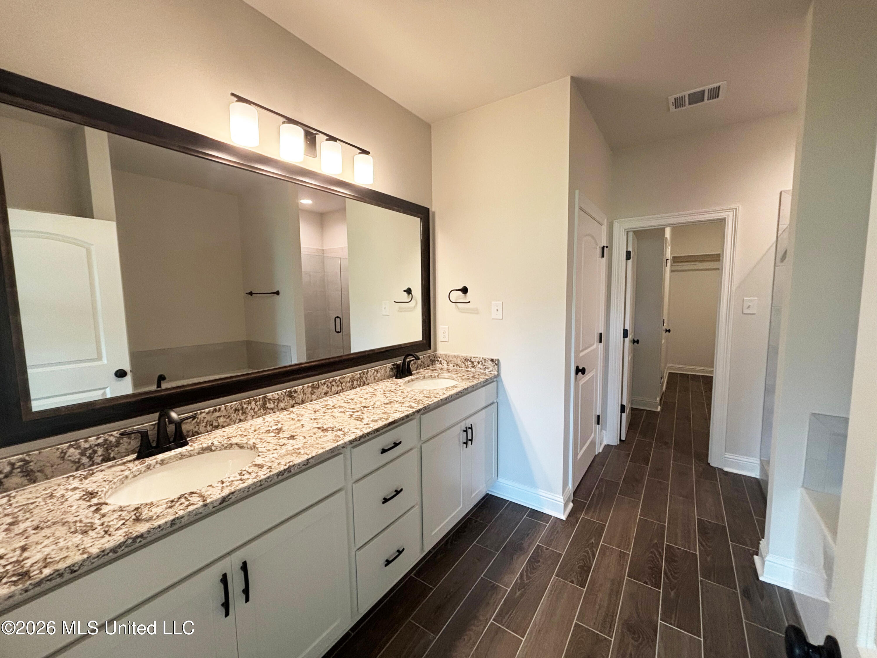 1121 Flounder Way Property Photo 10