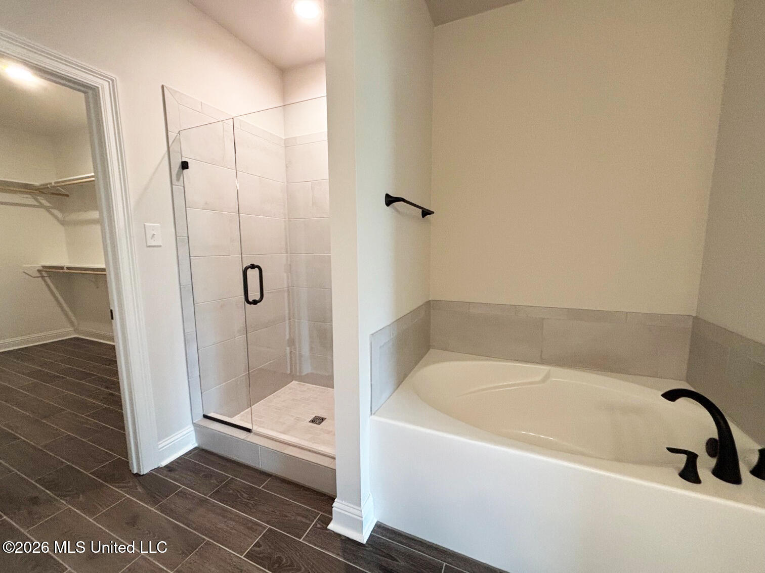 1121 Flounder Way Property Photo 11