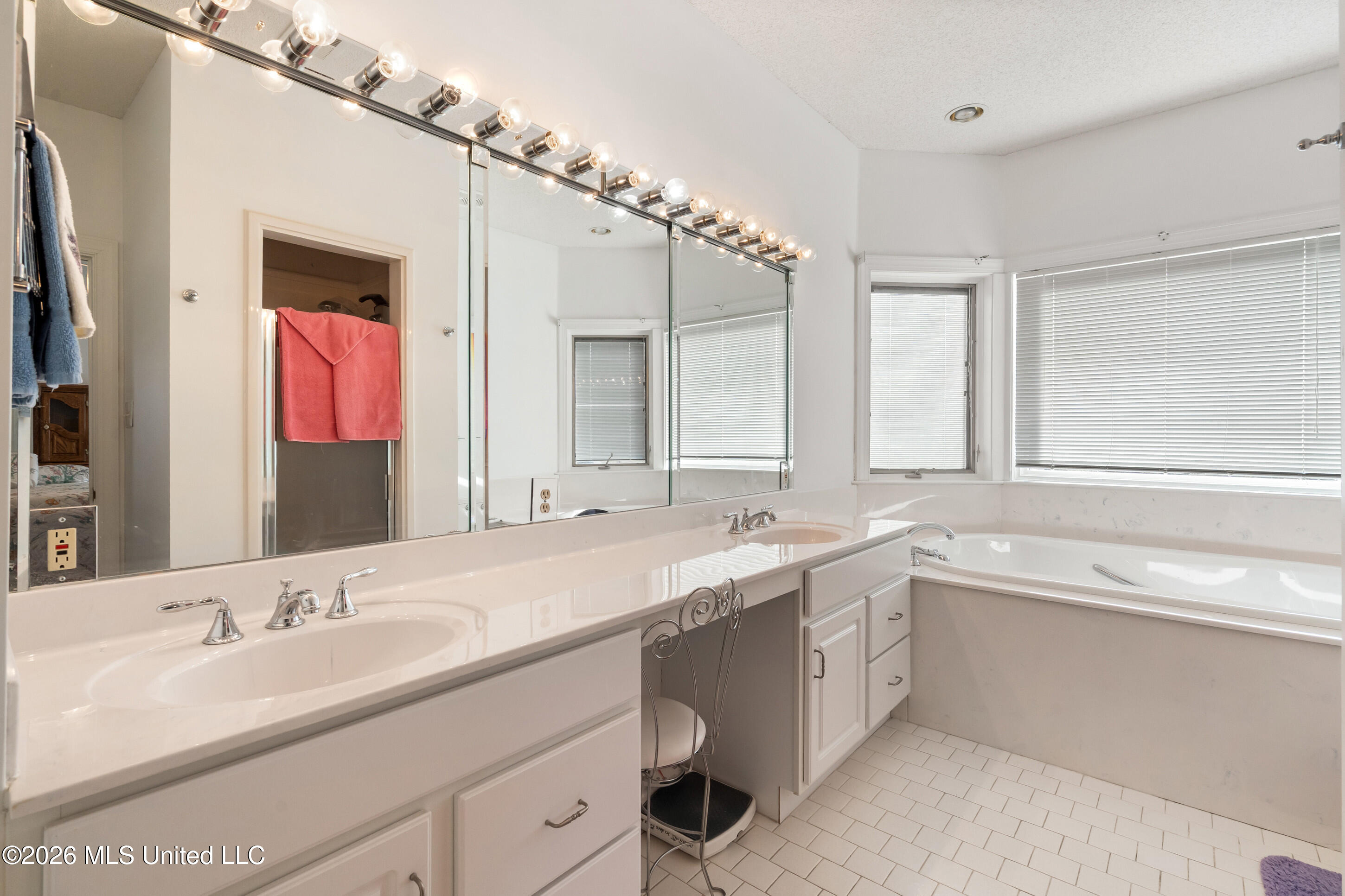 4045 Davall Drive Property Photo 15