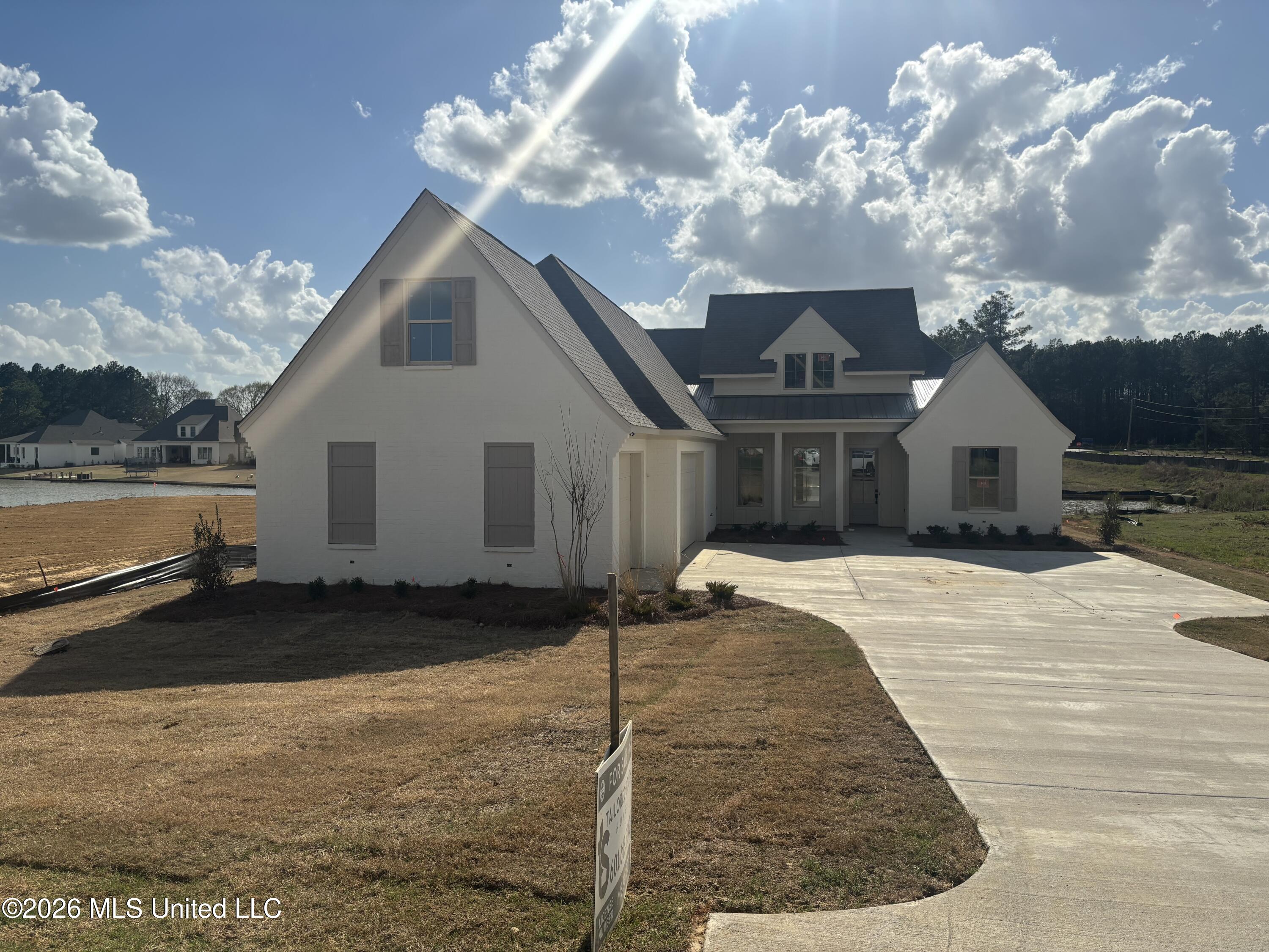 103 Katherine Lane Property Photo 2