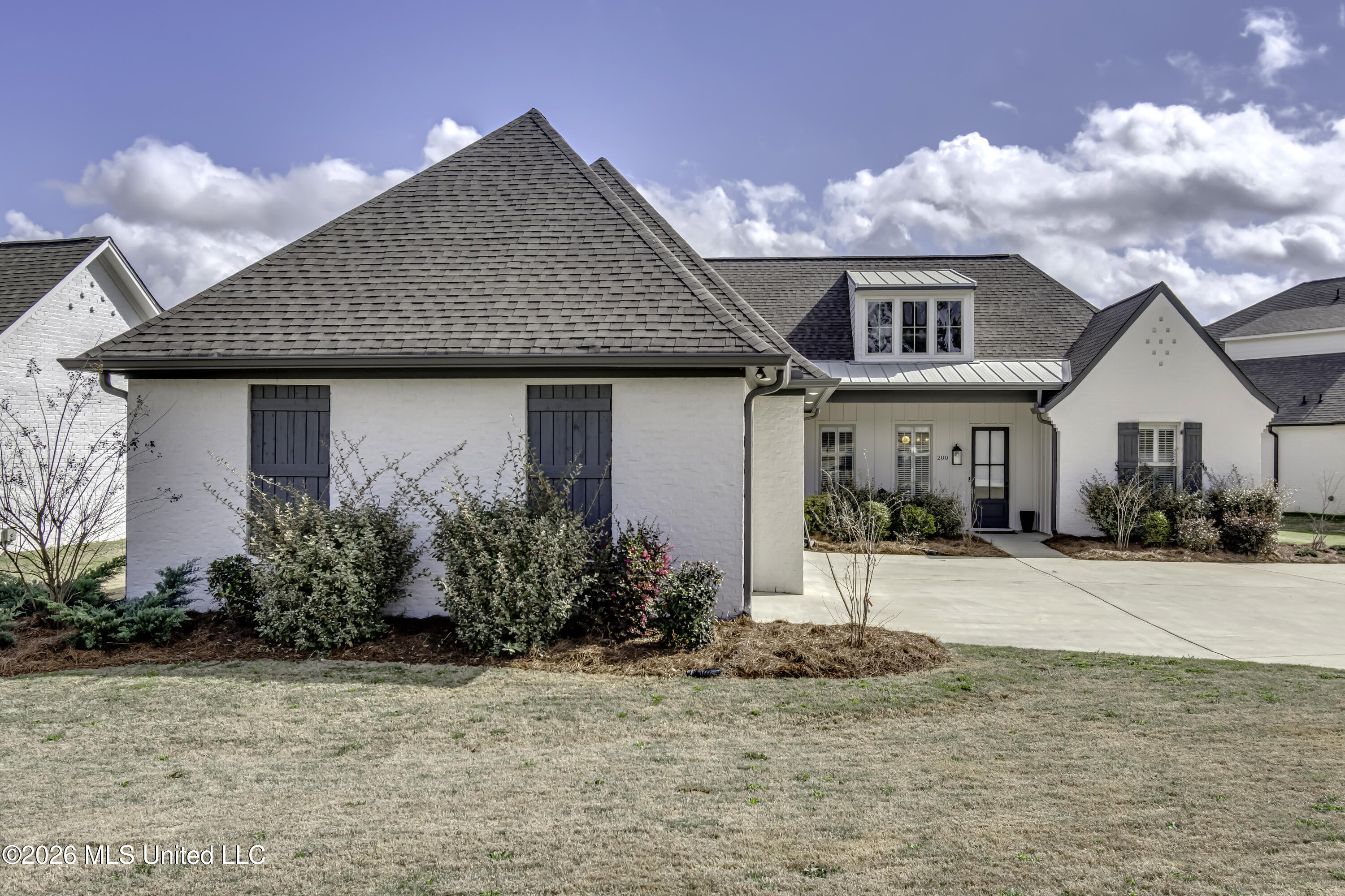 200 Herons Bay Circle Property Photo 1