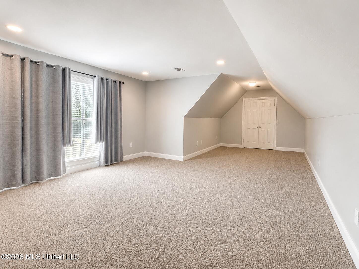 303 Hastings Cove Property Photo 32