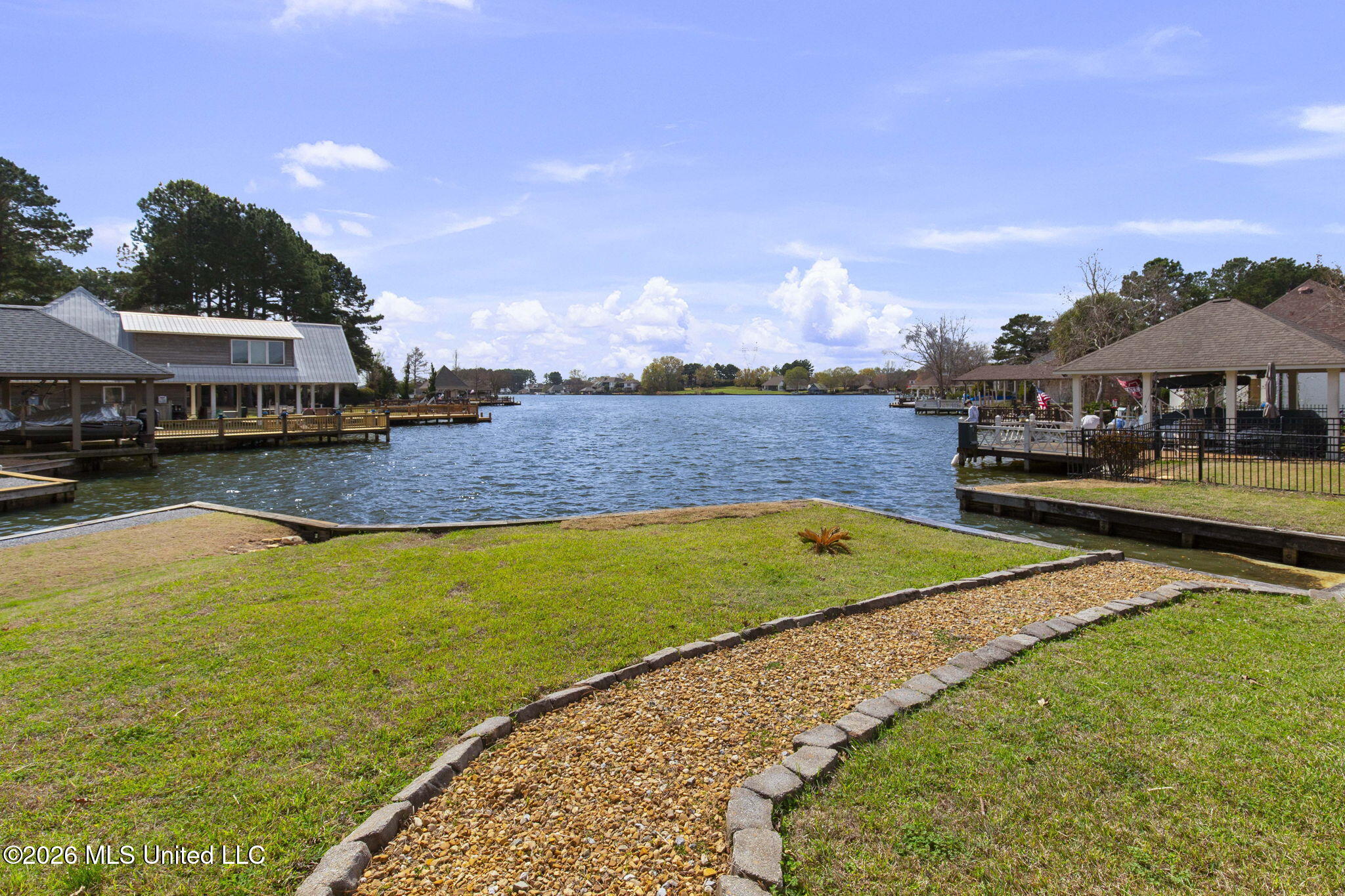 183 Northshore Boulevard Property Photo 7