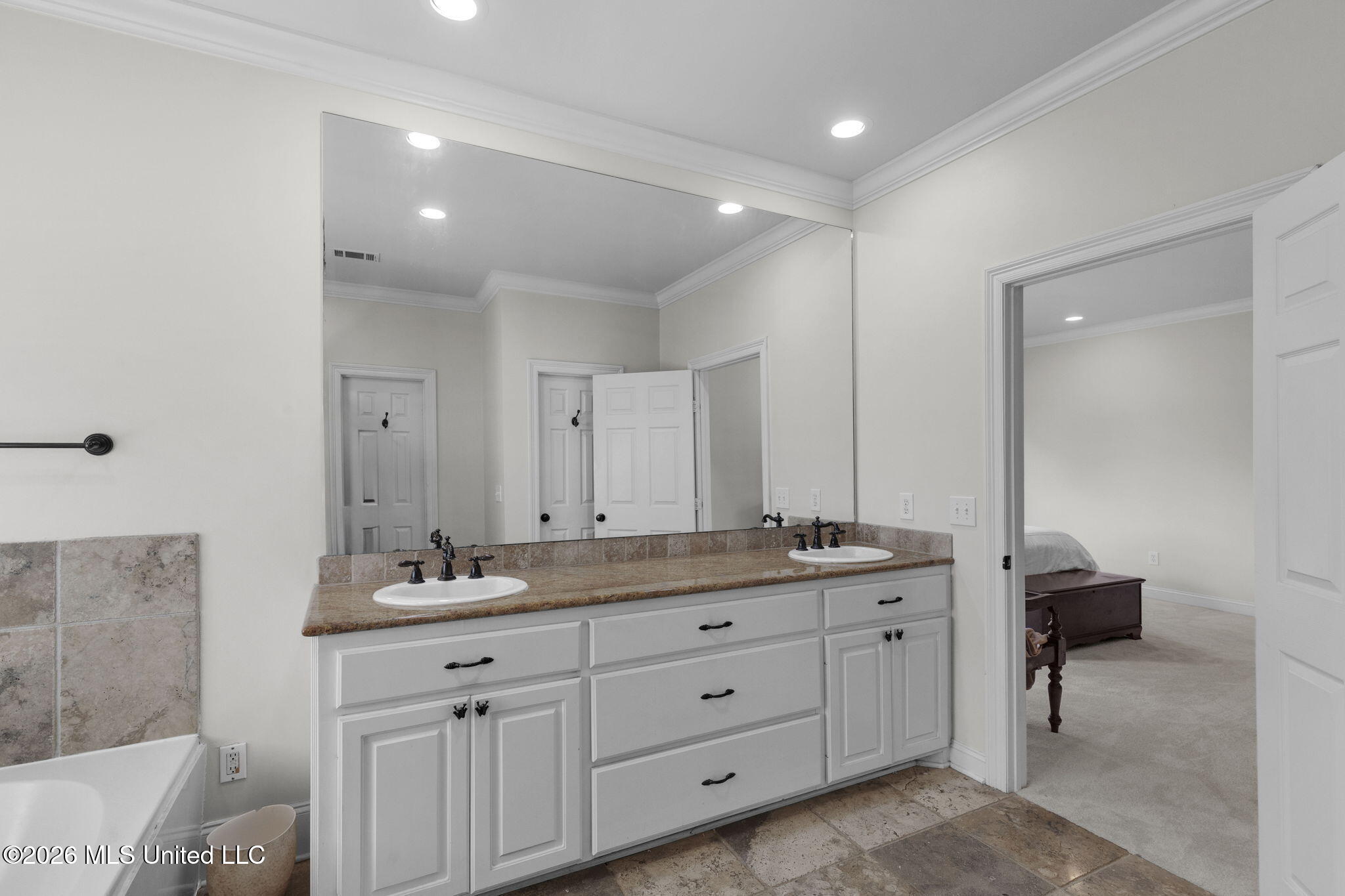 183 Northshore Boulevard Property Photo 44