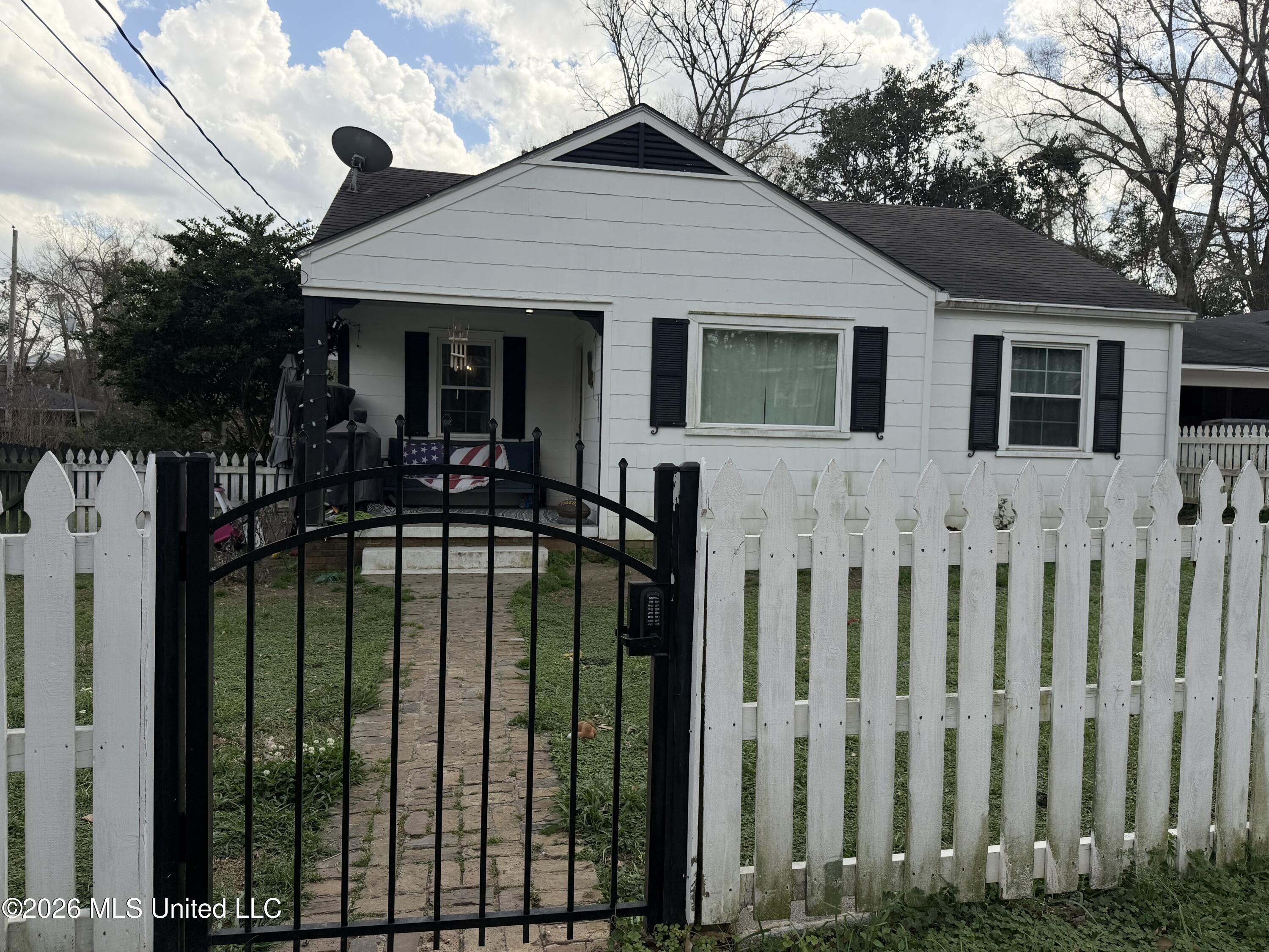 306 Park Place Property Photo 1