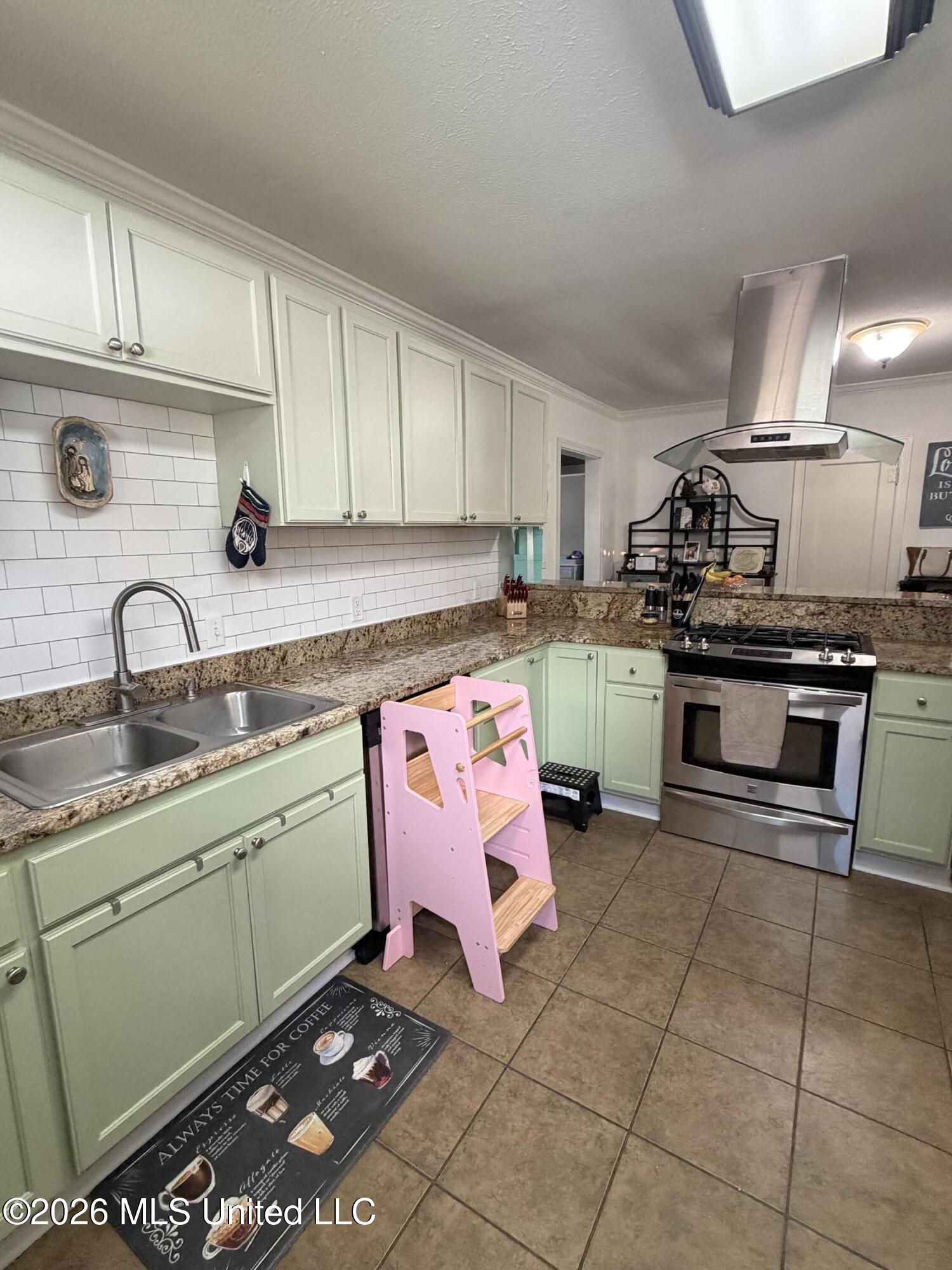 306 Park Place Property Photo 11