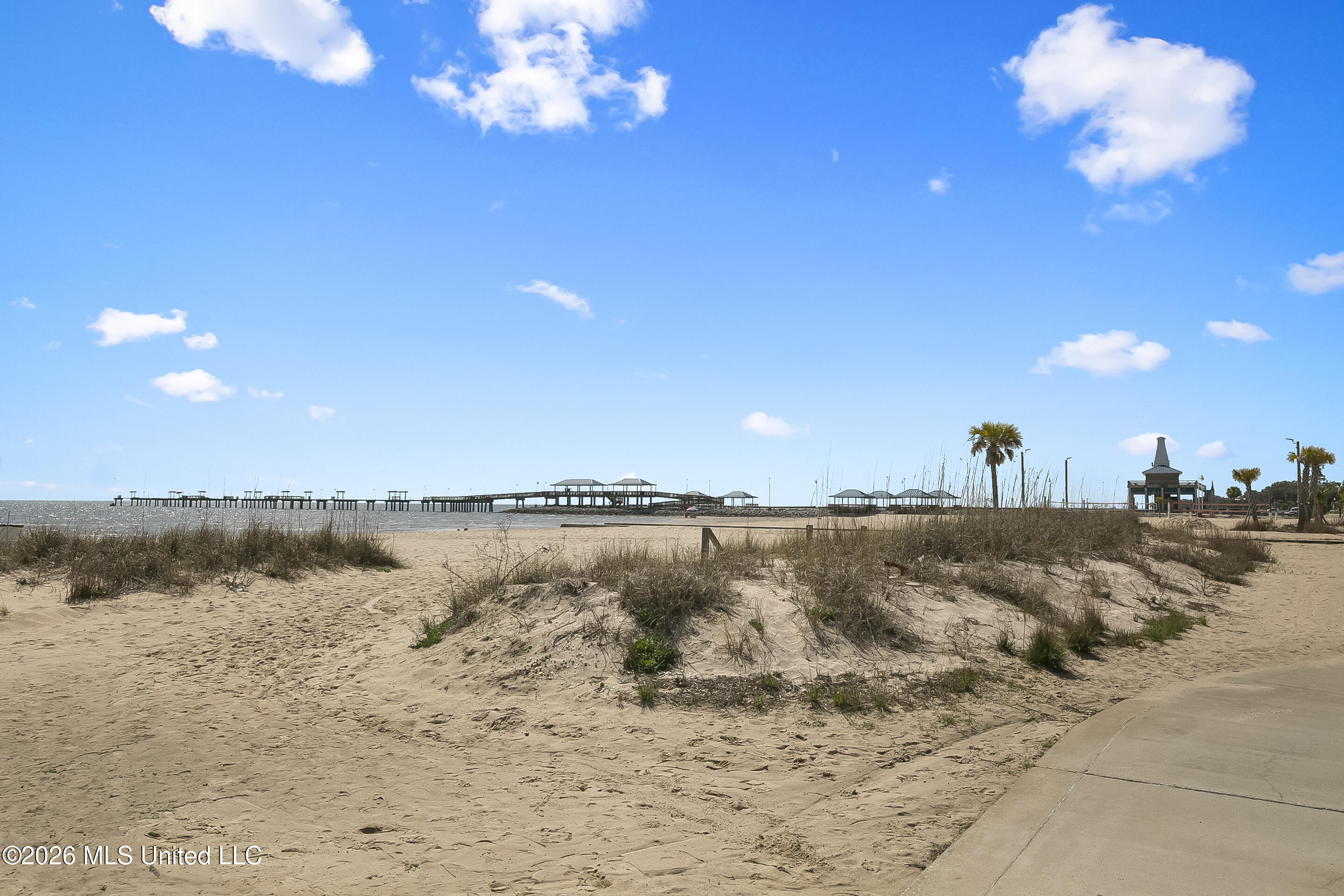 227 N Beach Boulevard Property Photo 2