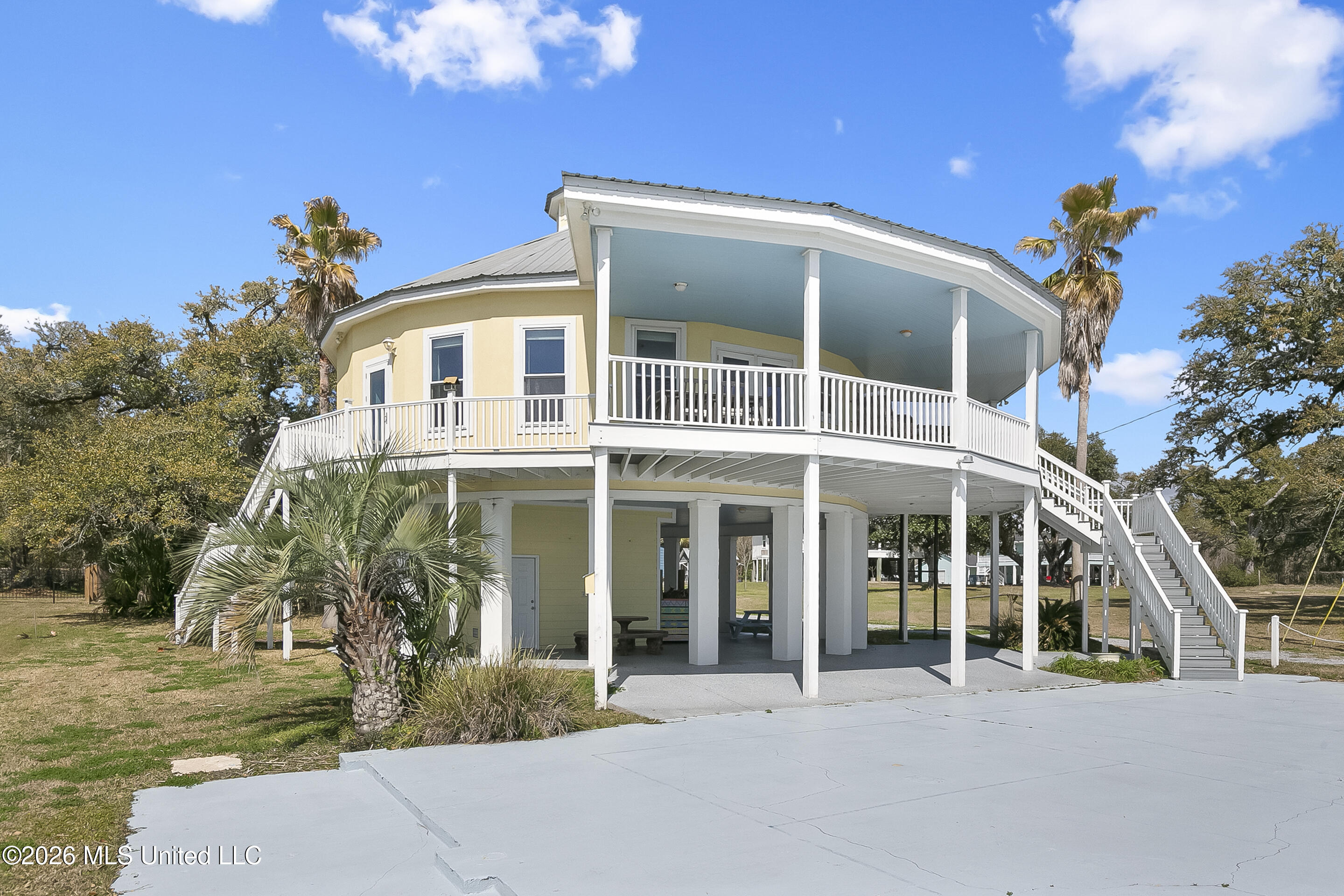 227 N Beach Boulevard Property Photo 5