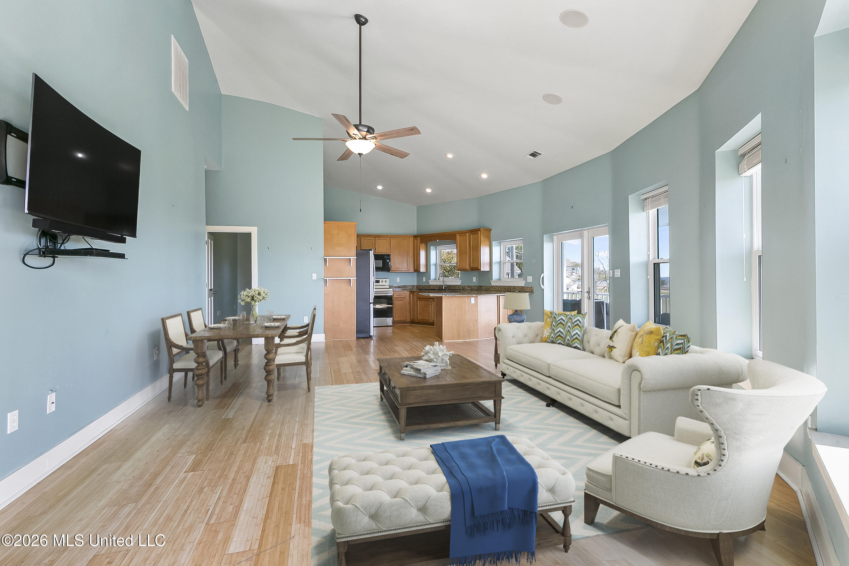 227 N Beach Boulevard Property Photo 10