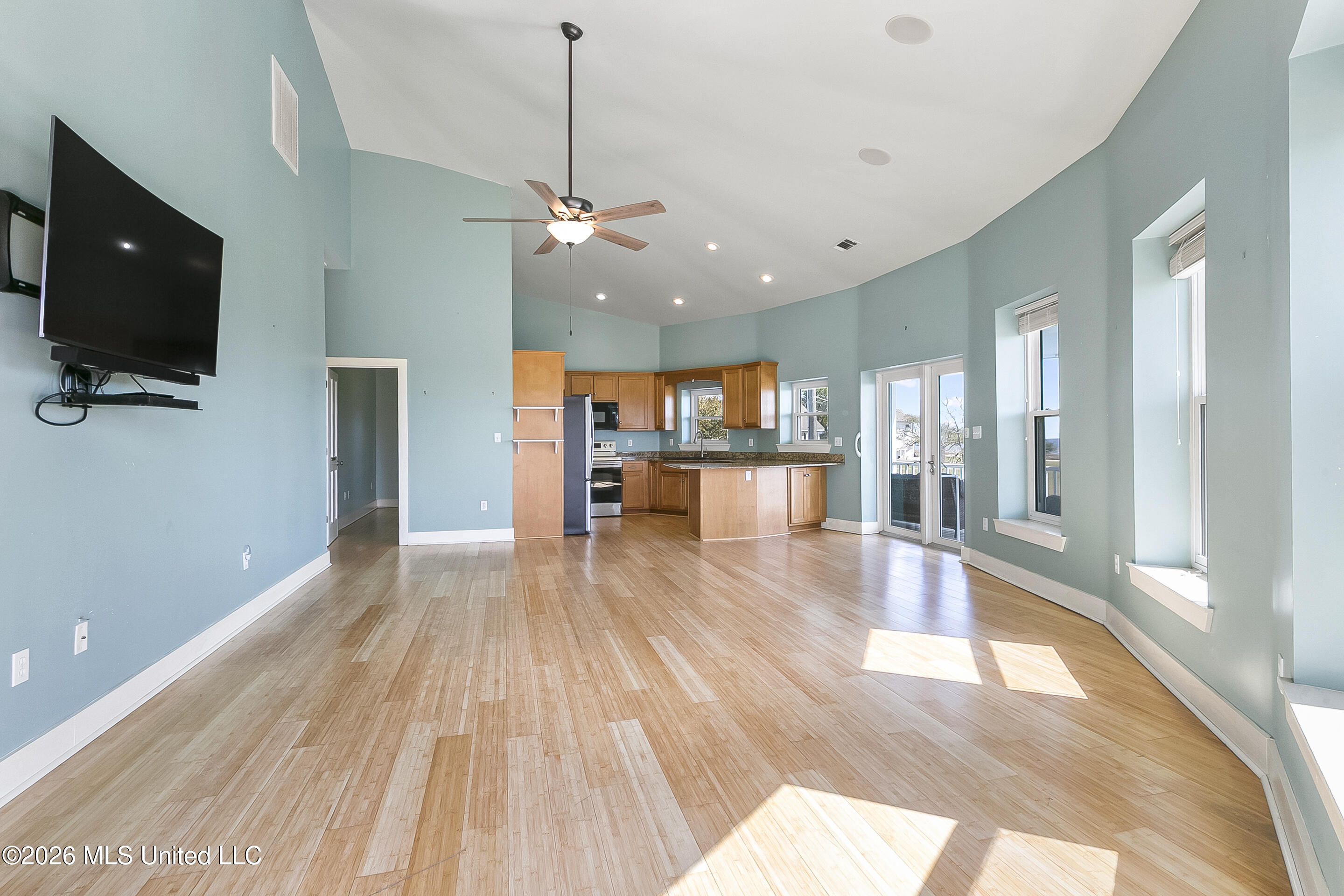 227 N Beach Boulevard Property Photo 11
