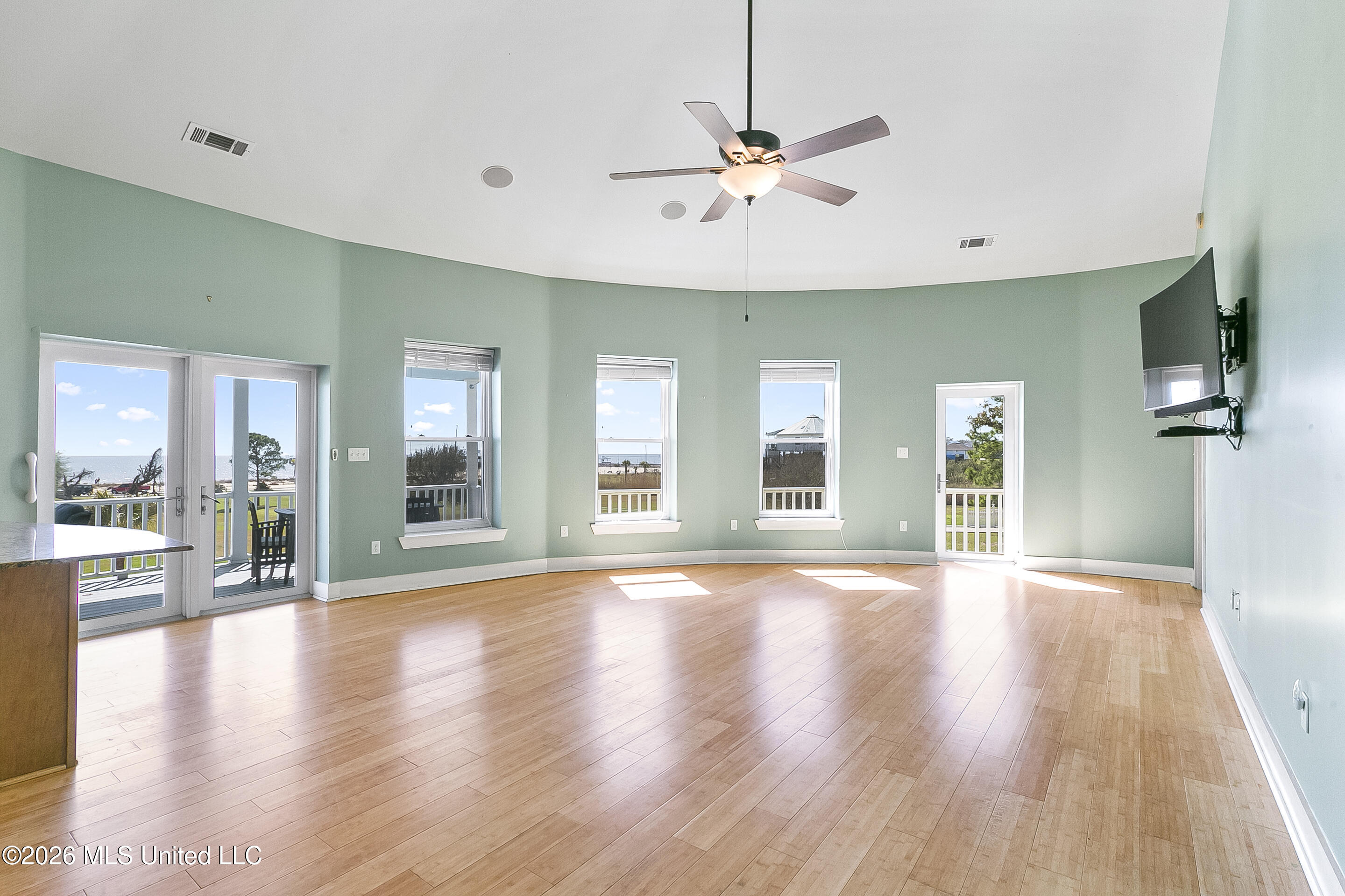 227 N Beach Boulevard Property Photo 13