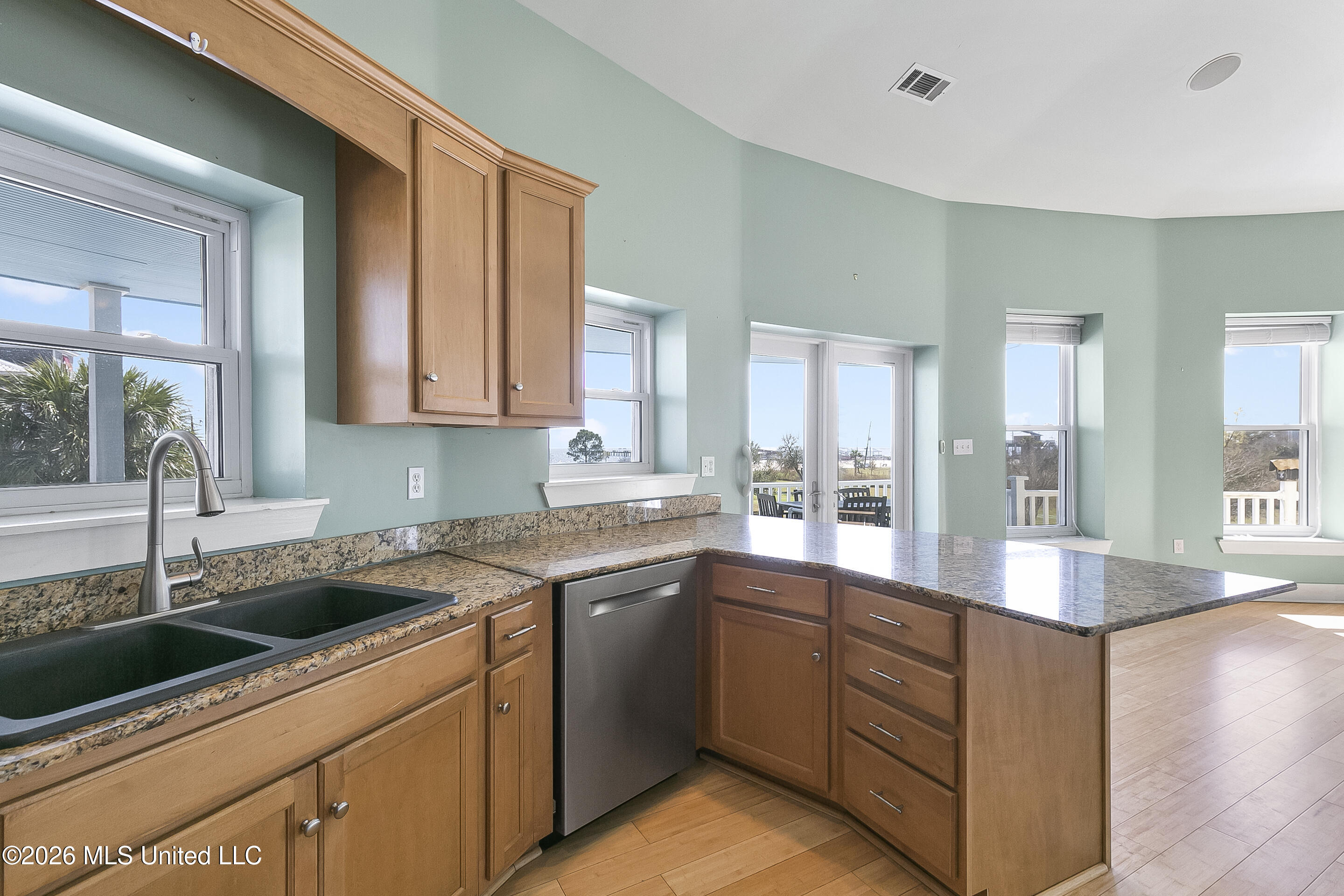 227 N Beach Boulevard Property Photo 15