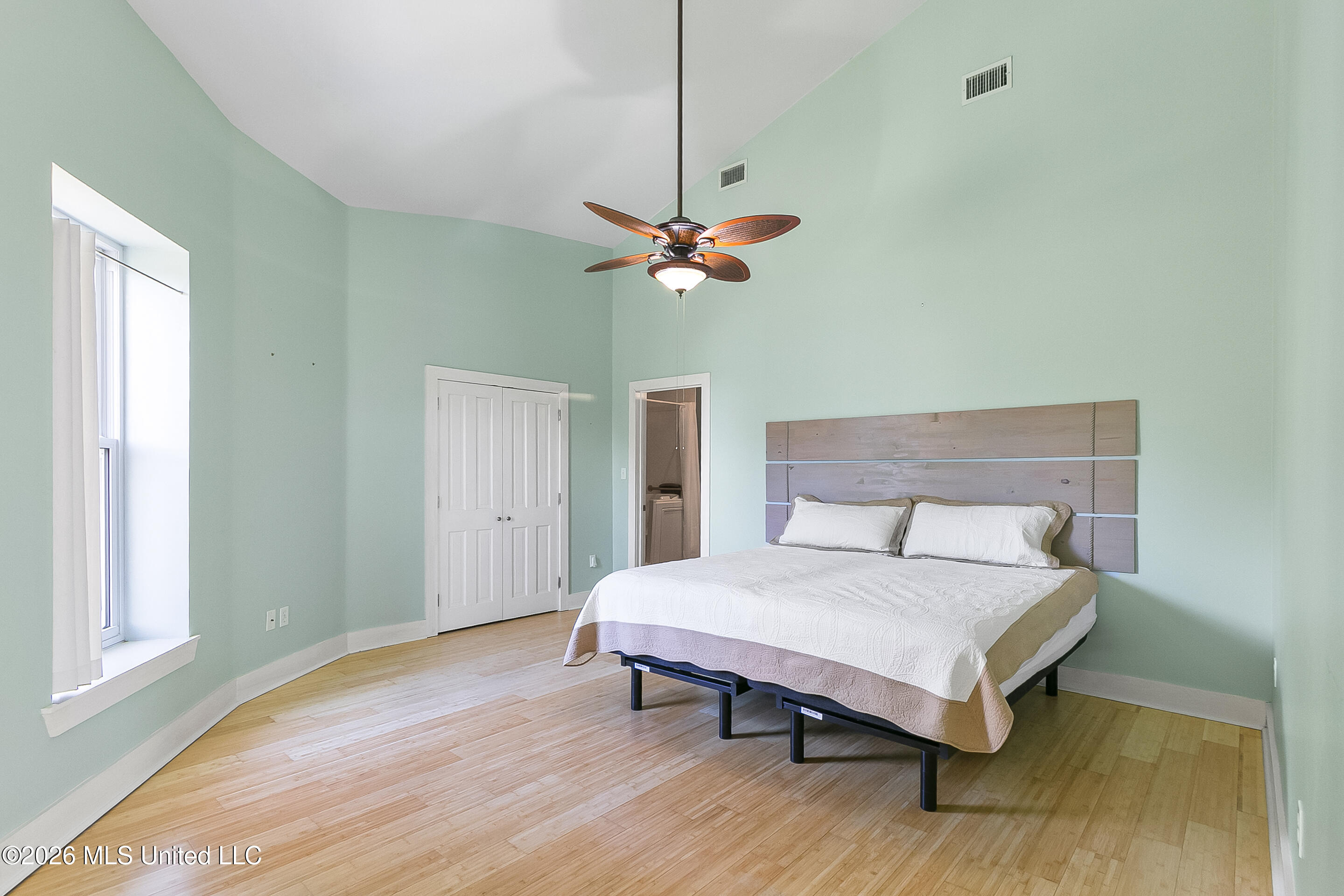 227 N Beach Boulevard Property Photo 17