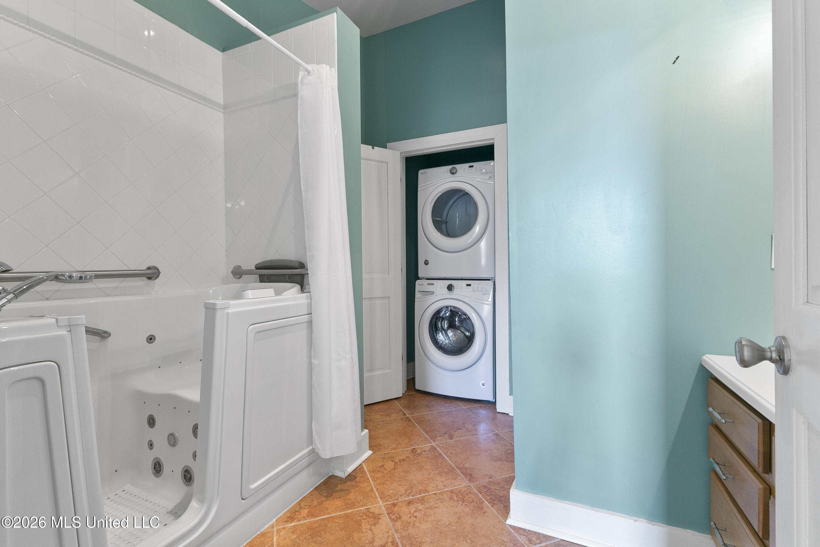 227 N Beach Boulevard Property Photo 18