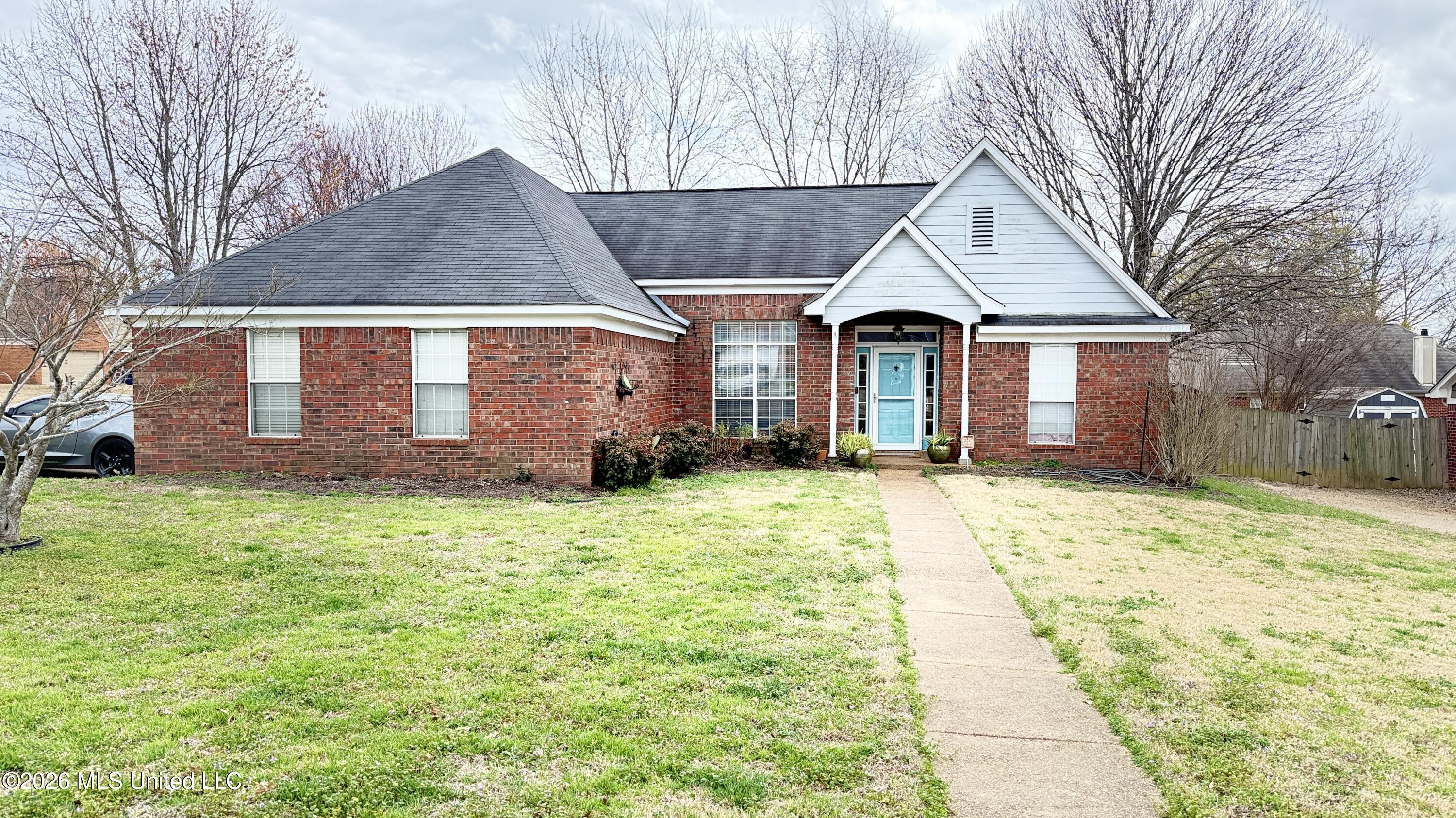 9635 N Geneva Loop Property Photo 1