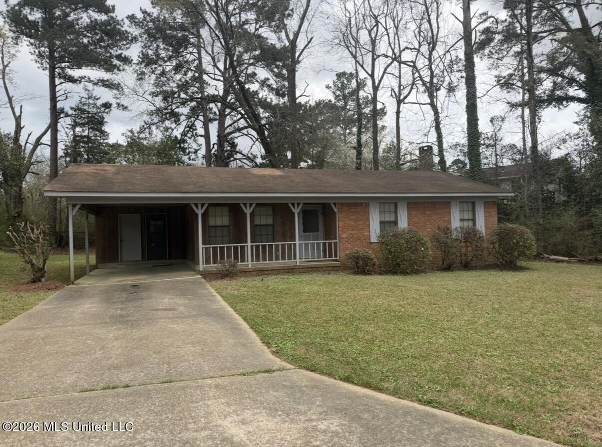 314 Pinehurst Circle Property Photo 2