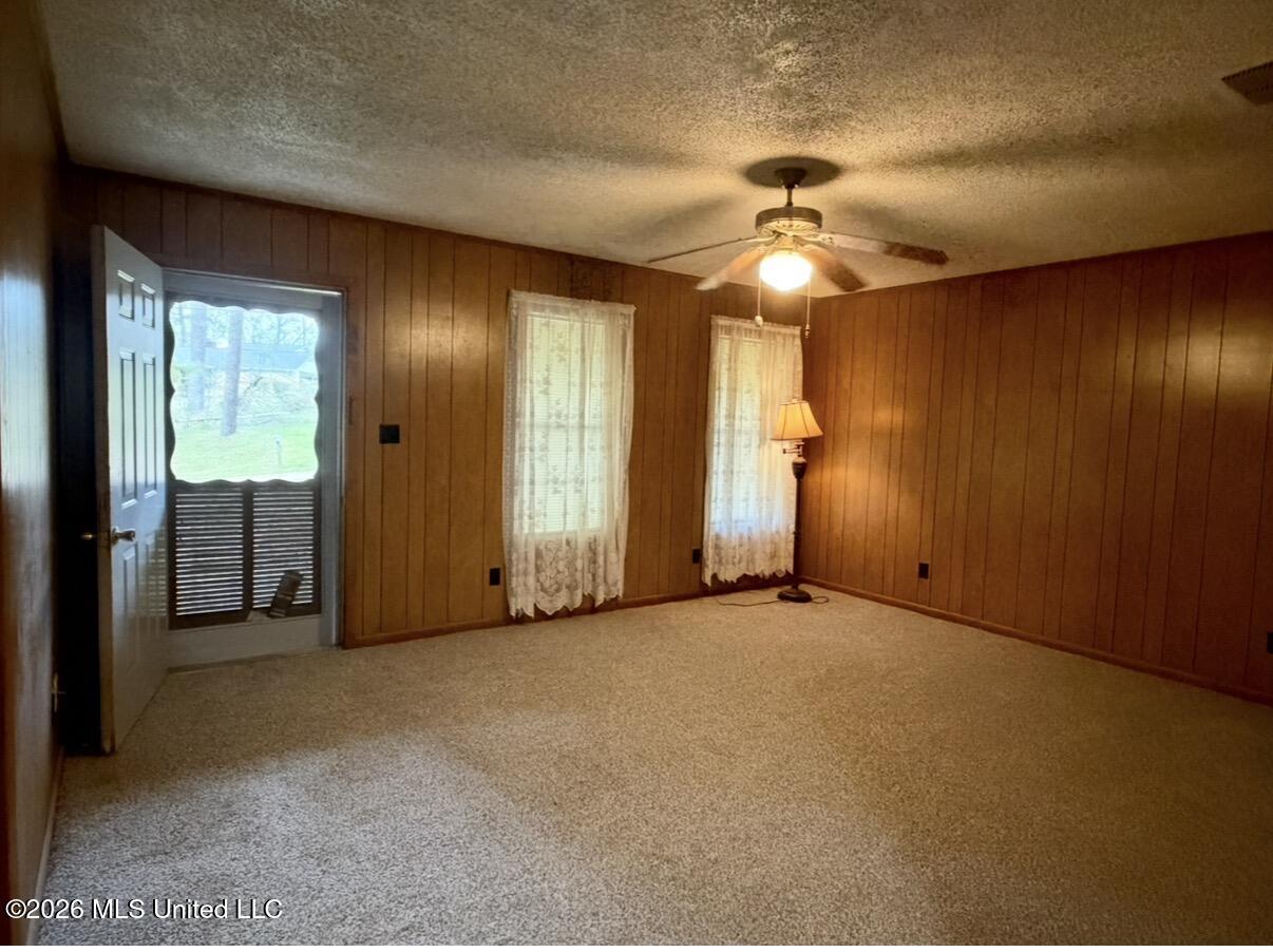 314 Pinehurst Circle Property Photo 5