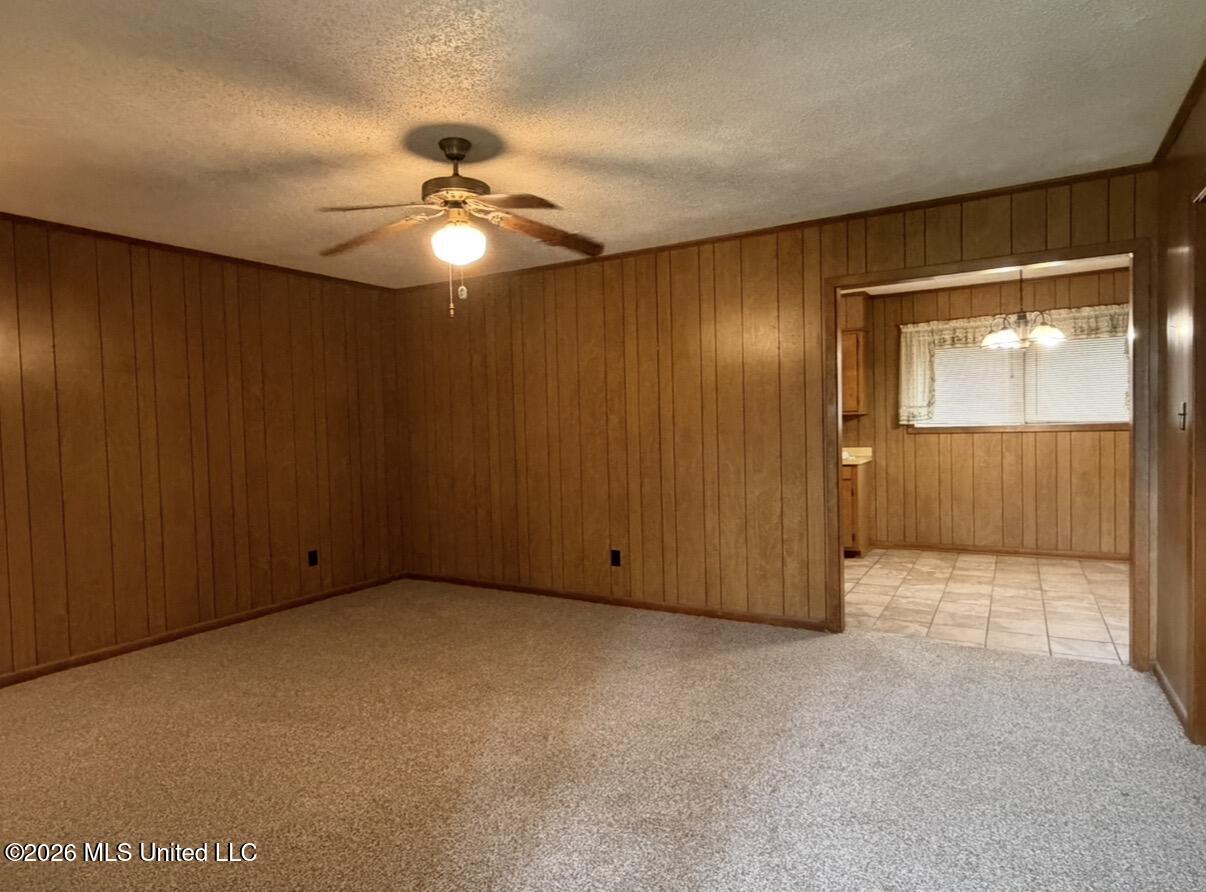 314 Pinehurst Circle Property Photo 6