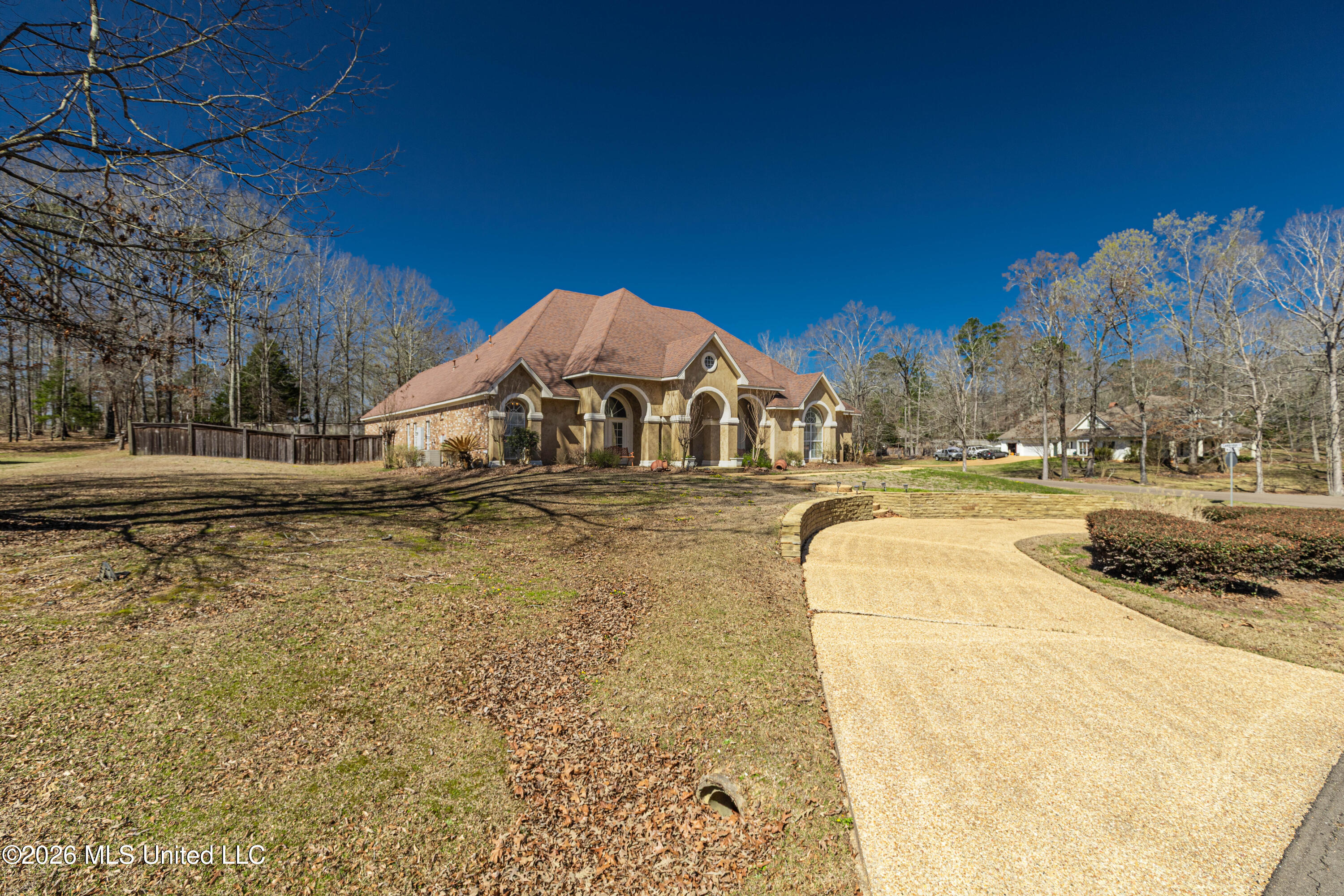 122 Windsor Boulevard Property Photo 4