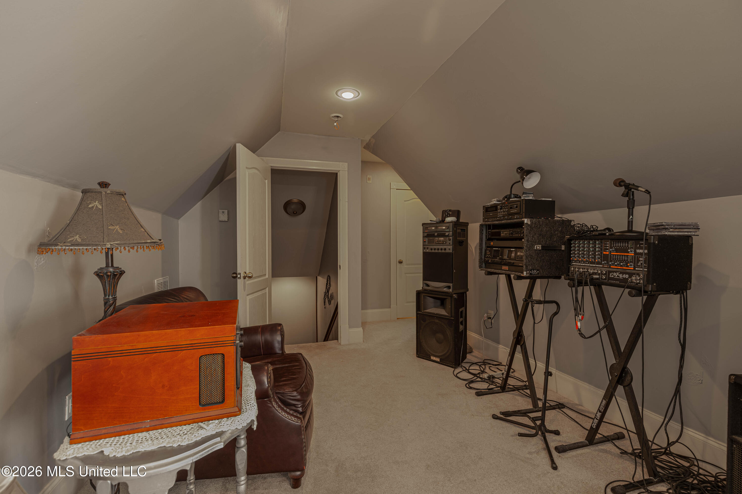 122 Windsor Boulevard Property Photo 89