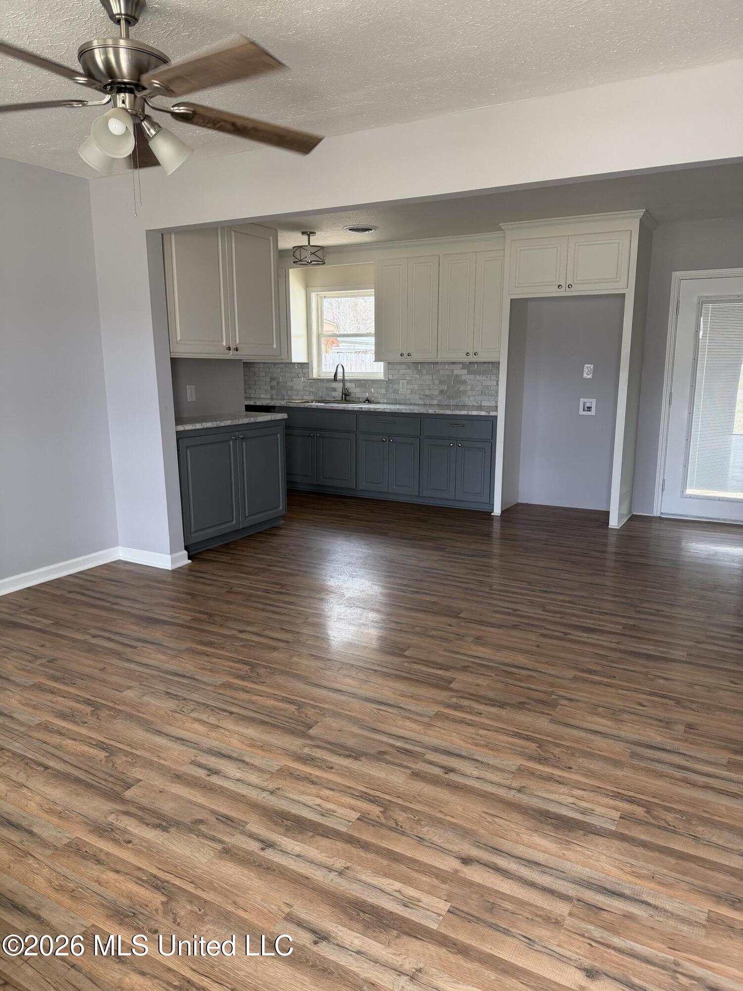 453 Marilyn Drive Property Photo 3