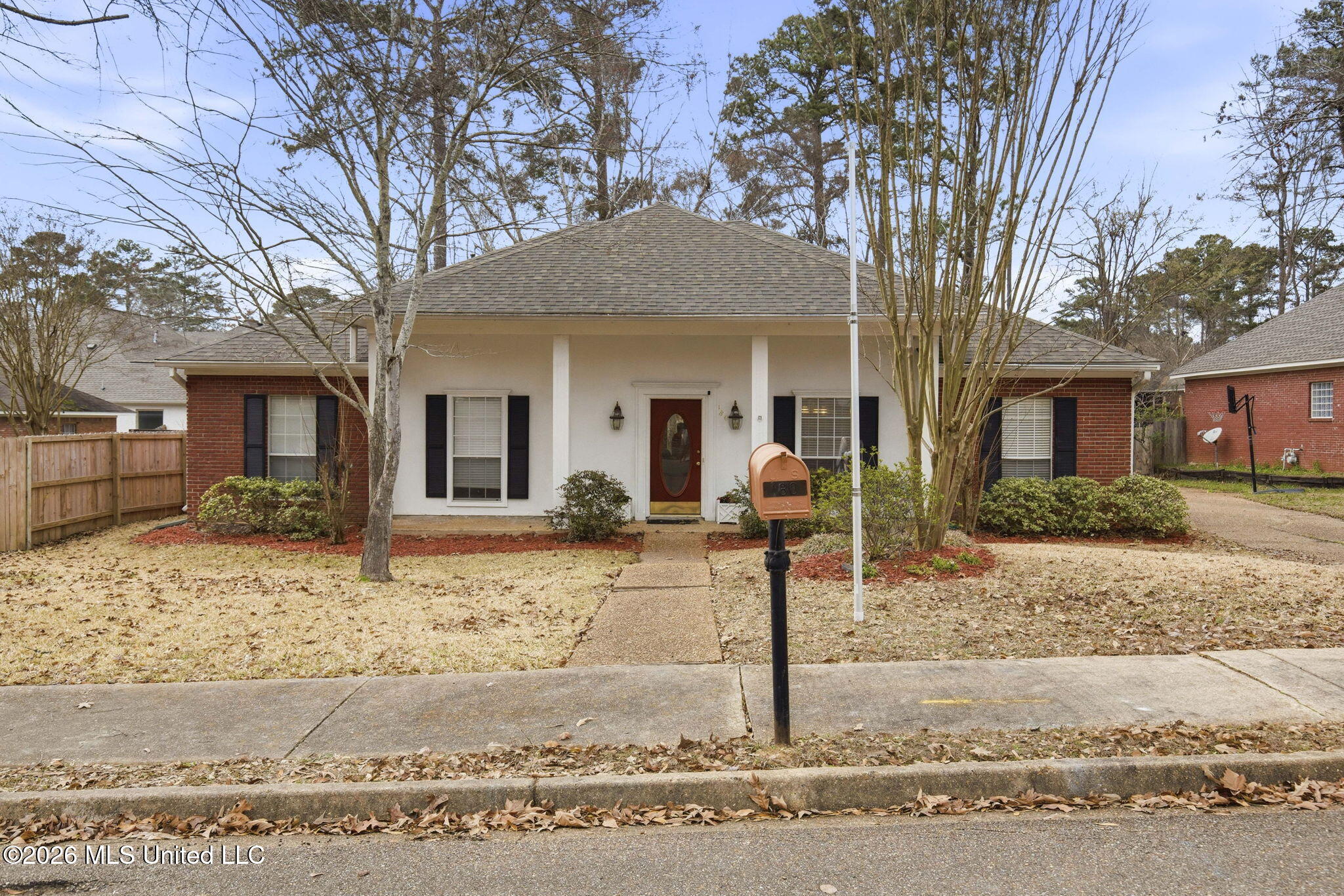 180 Woodlands Cove Property Photo 1