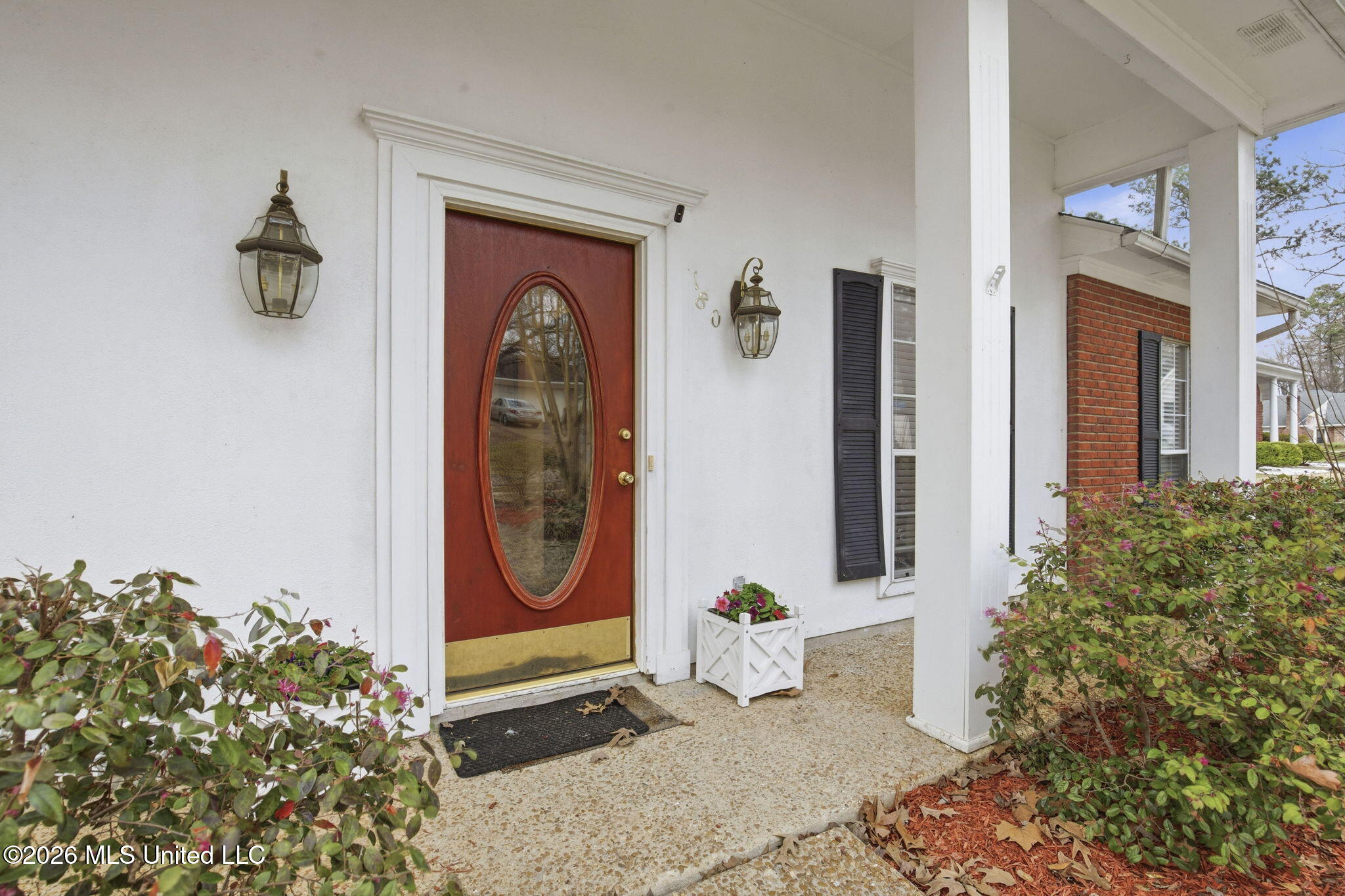 180 Woodlands Cove Property Photo 3