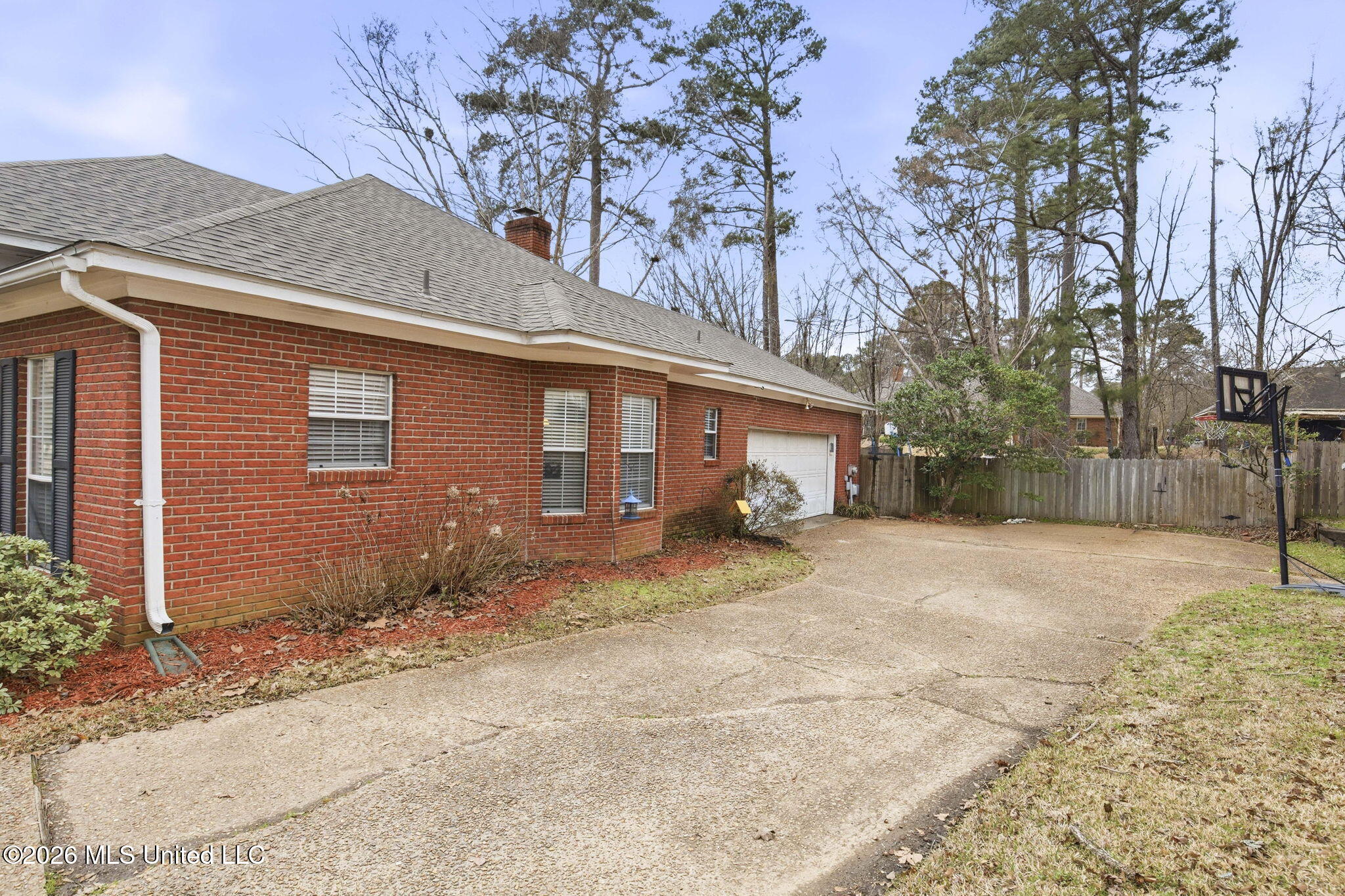 180 Woodlands Cove Property Photo 34