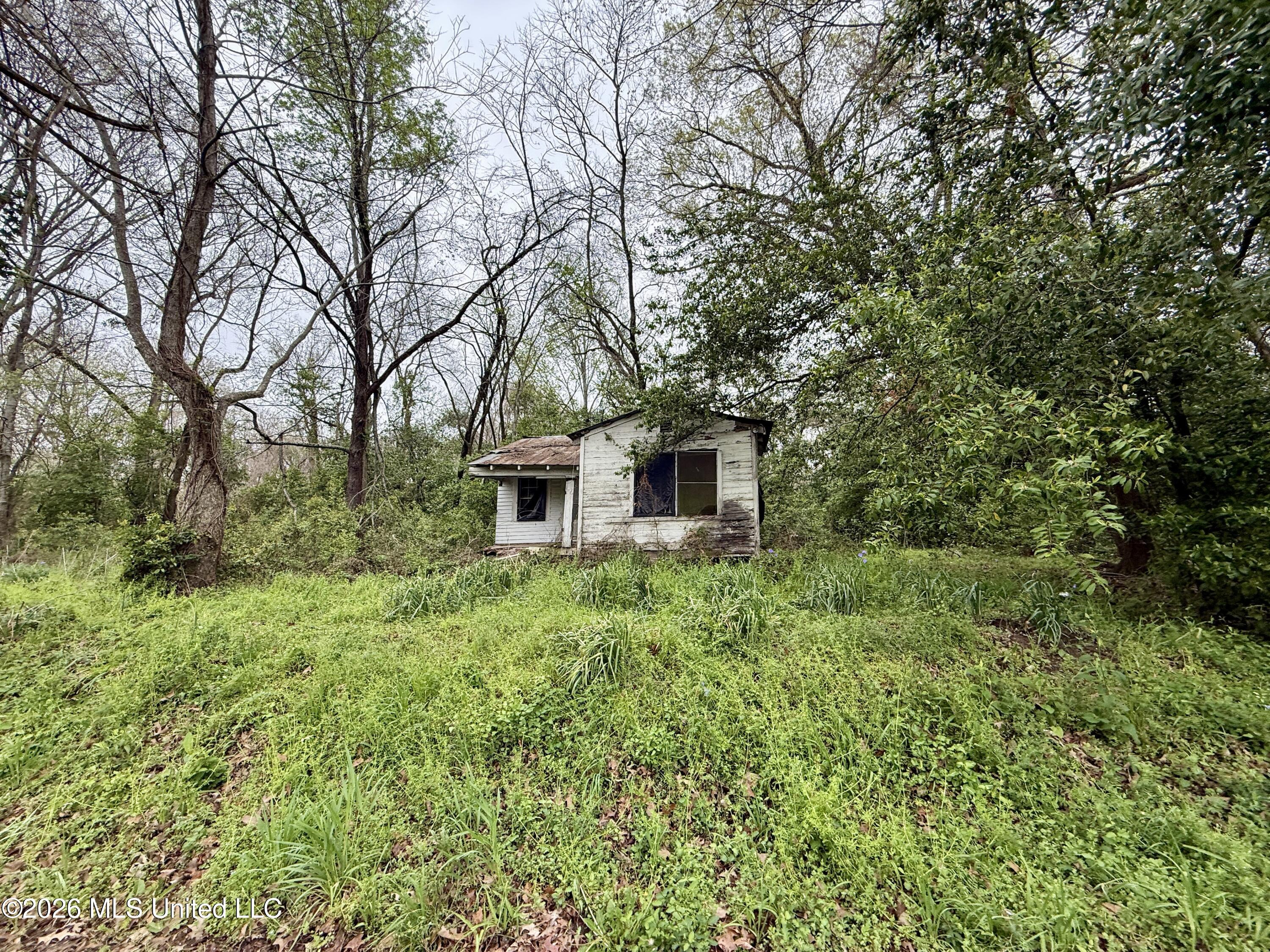 486 W Stiers Lane Property Photo 1