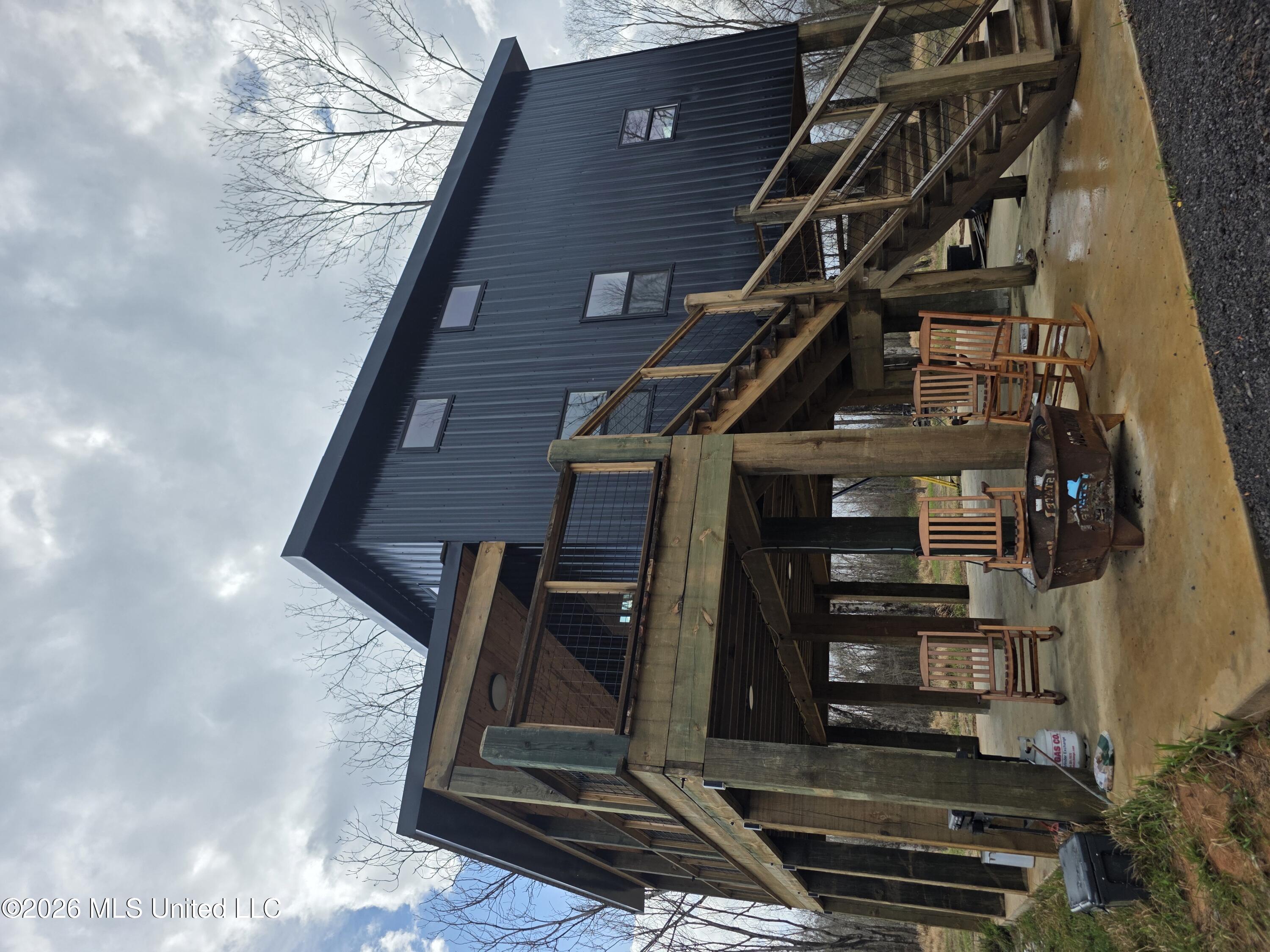 1160 Cottonwood Drive Property Photo 1